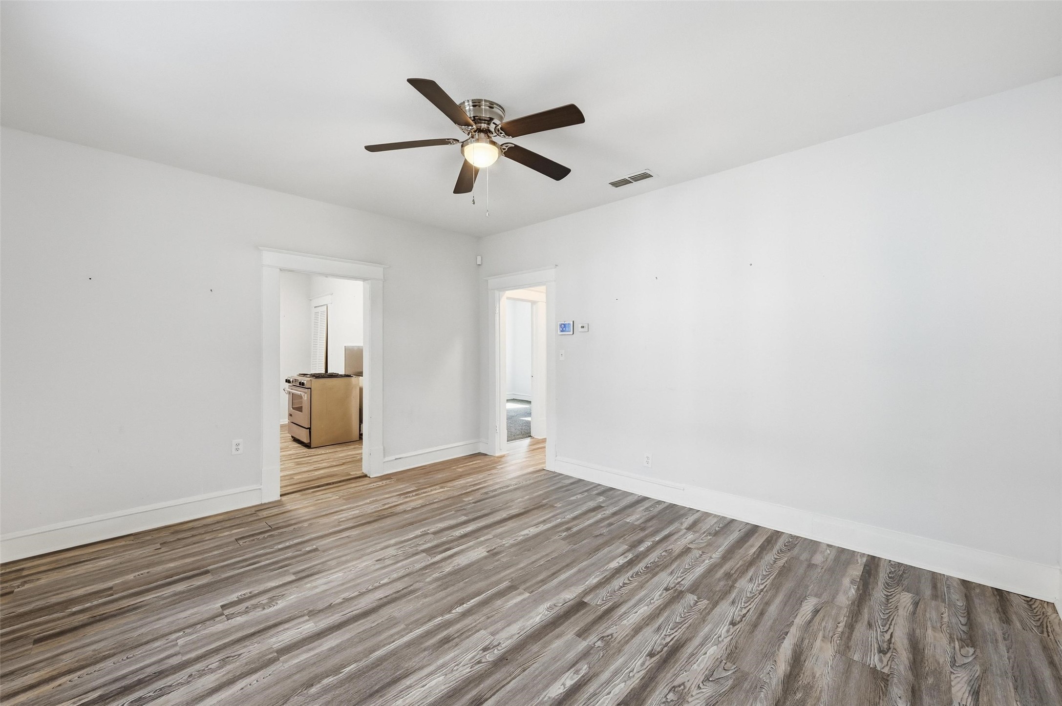 526 S Clinton Avenue Dallas TX 75208