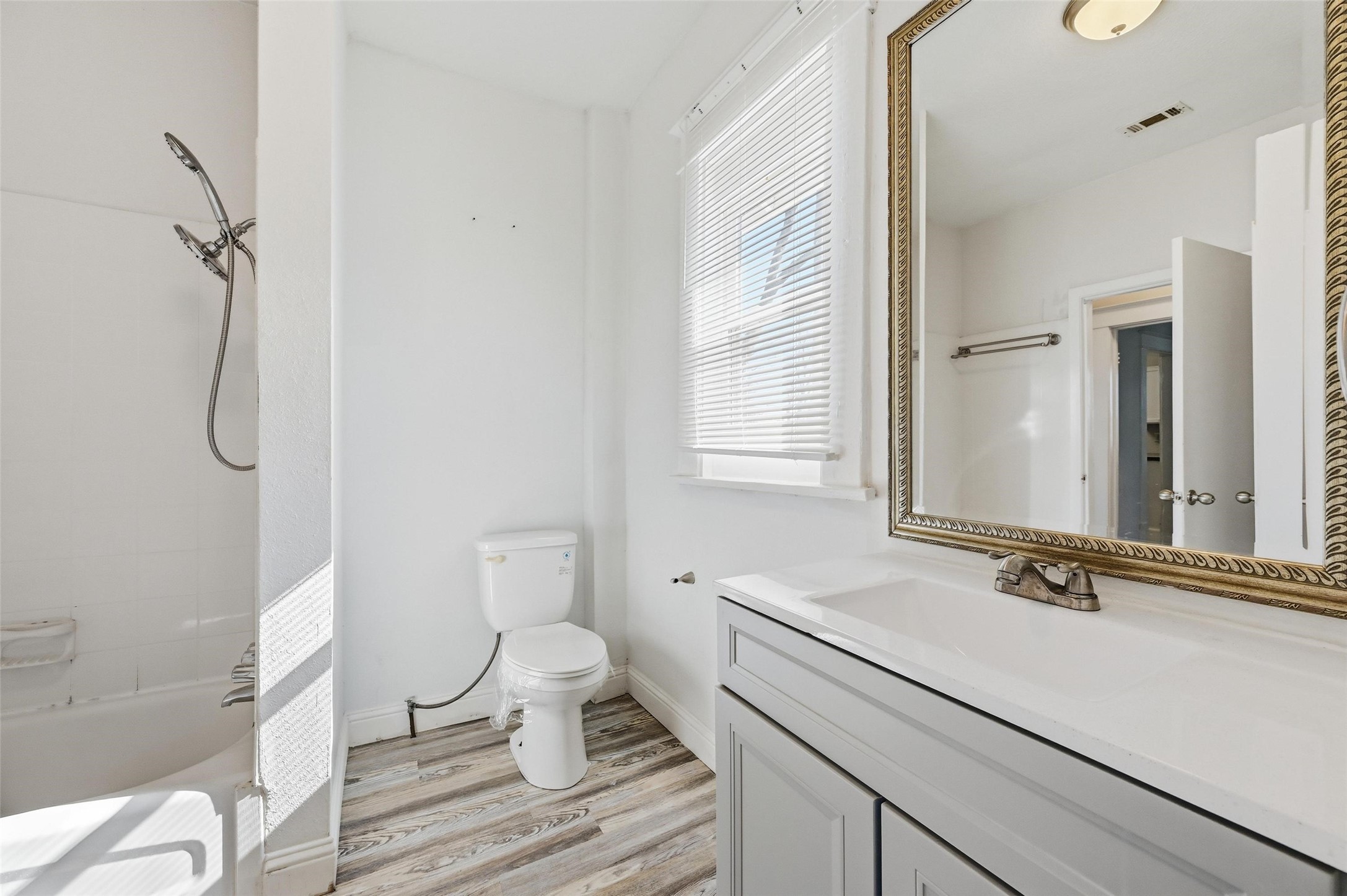 526 S Clinton Avenue Dallas TX 75208