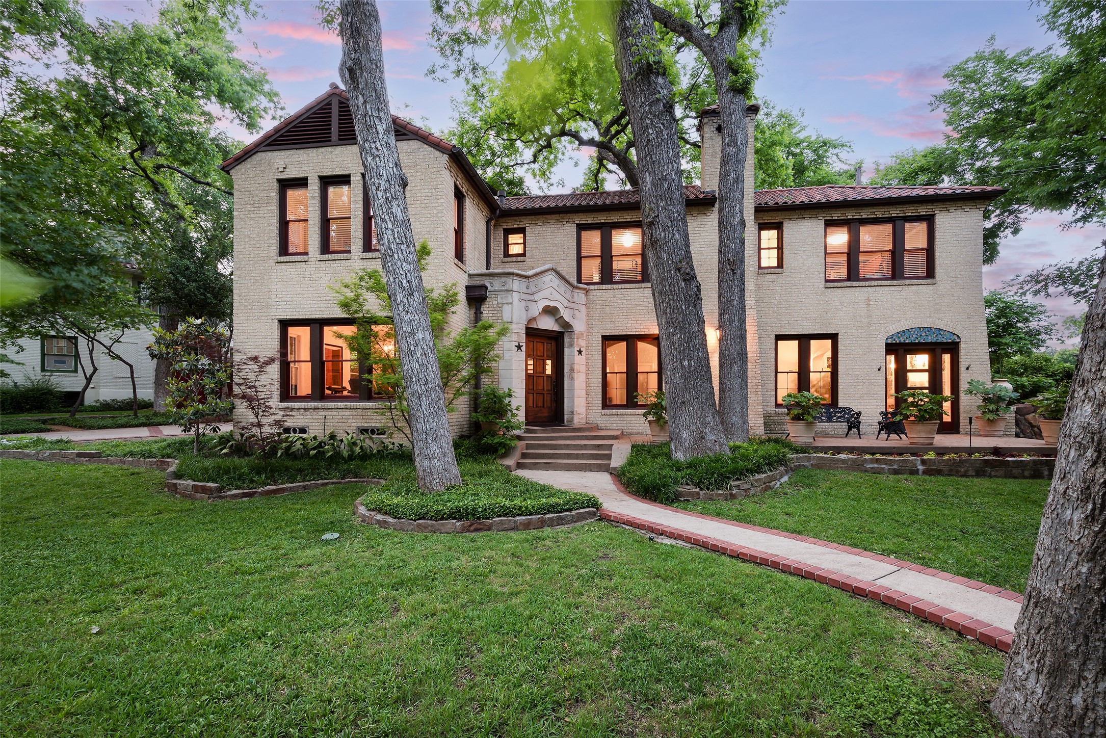 600 N Brookside Drive Dallas TX 75214