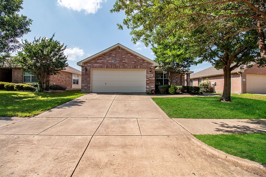2039 Kingsbridge Drive Heartland TX 75126