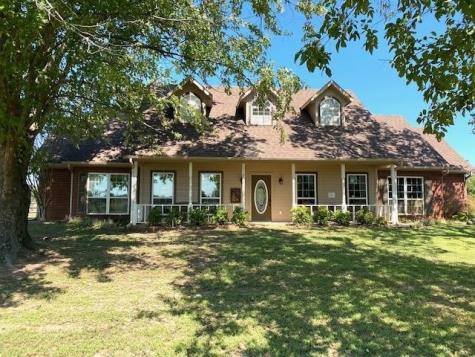 1425 County Road 44750 Blossom TX 75416