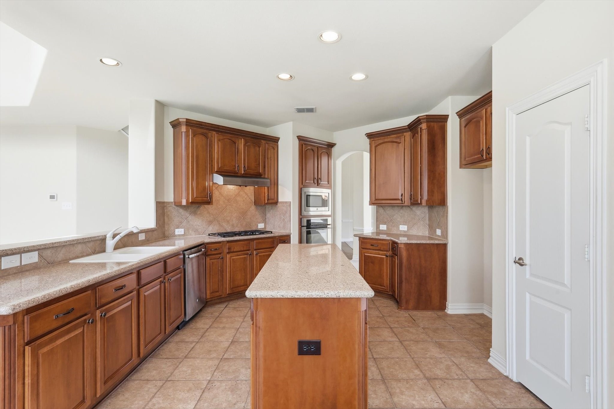 1131 Durango Circle Shady Shores TX 76208
