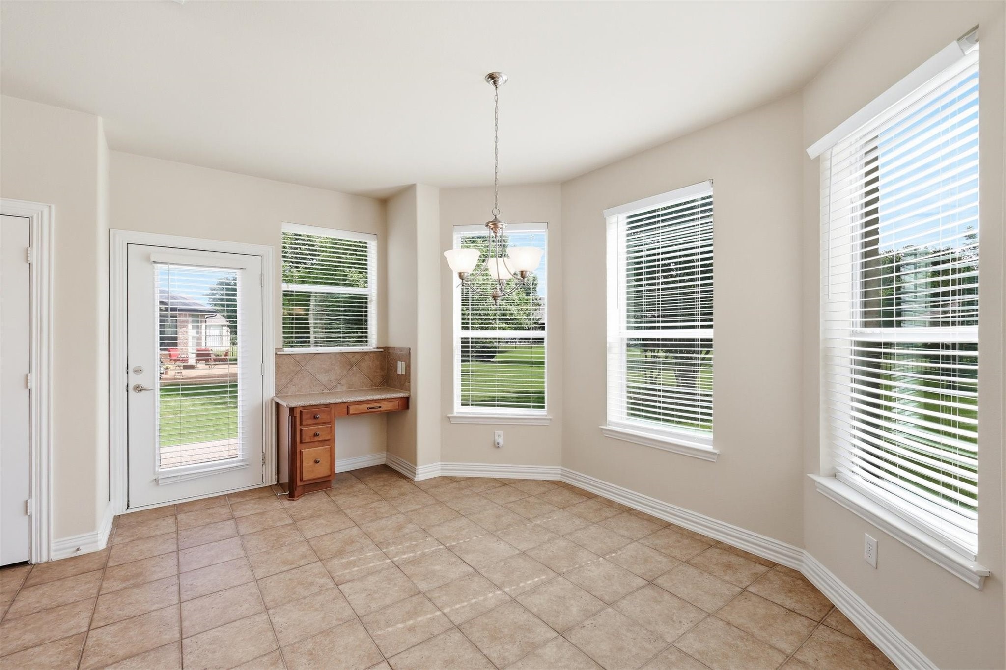 1131 Durango Circle Shady Shores TX 76208