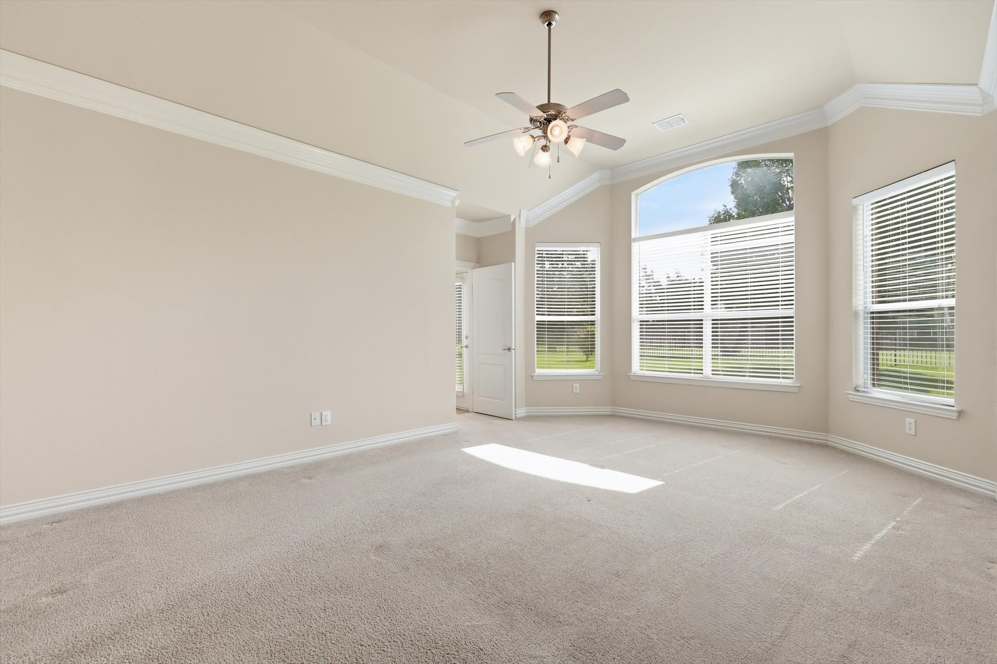 1131 Durango Circle Shady Shores TX 76208