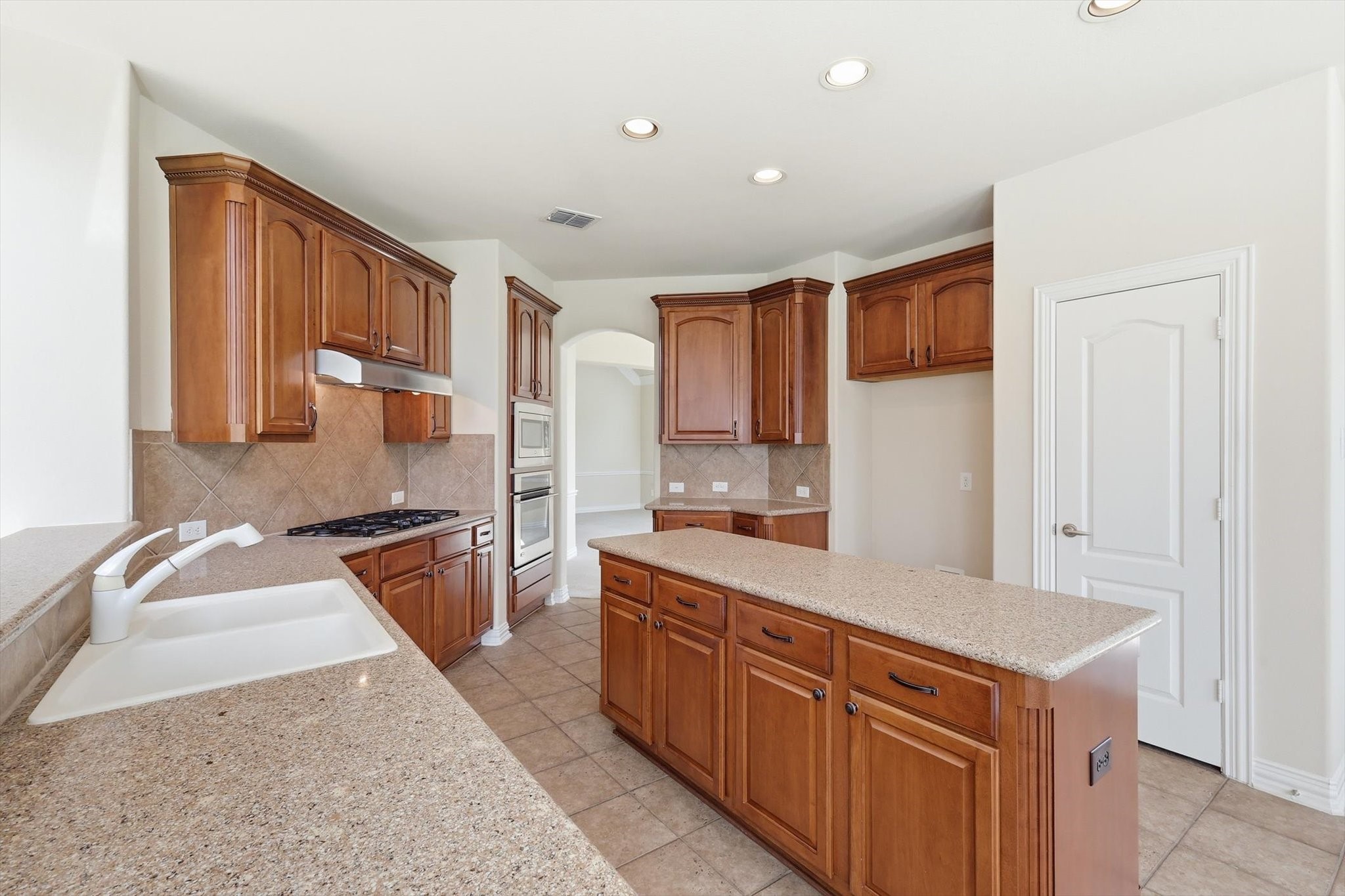 1131 Durango Circle Shady Shores TX 76208