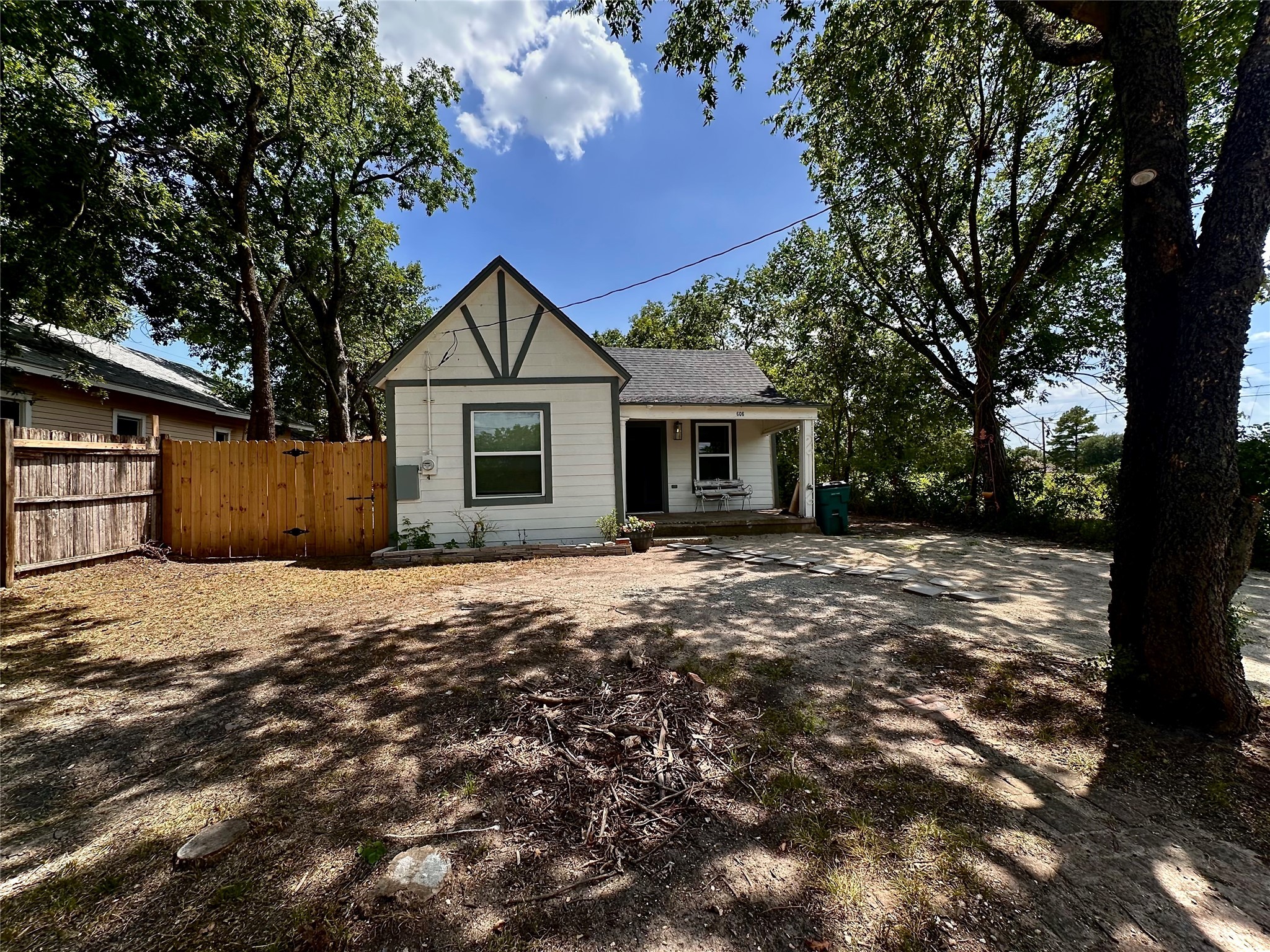 606 Hannah Street Gainesville TX 76240