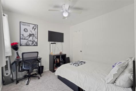412 Victoria Grand Prairie TX 75052