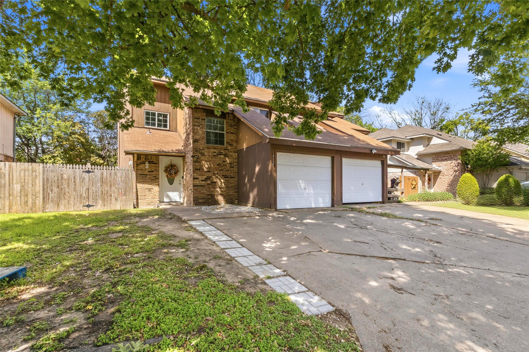 412 Victoria Grand Prairie TX 75052