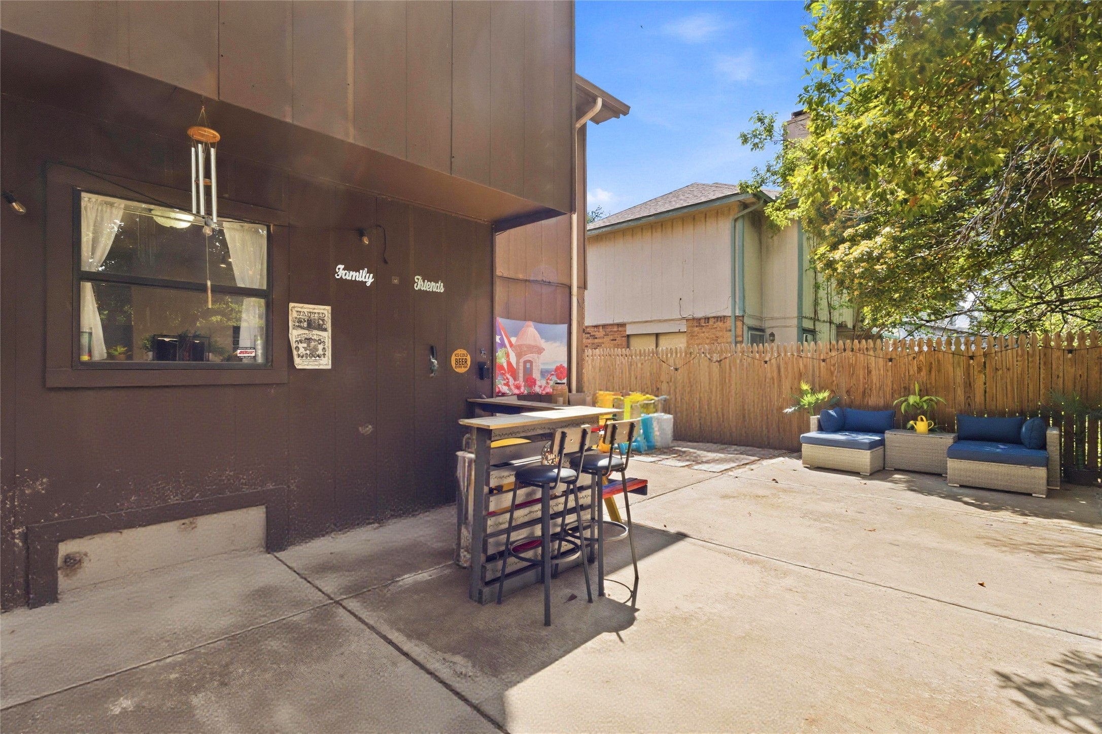 412 Victoria Grand Prairie TX 75052