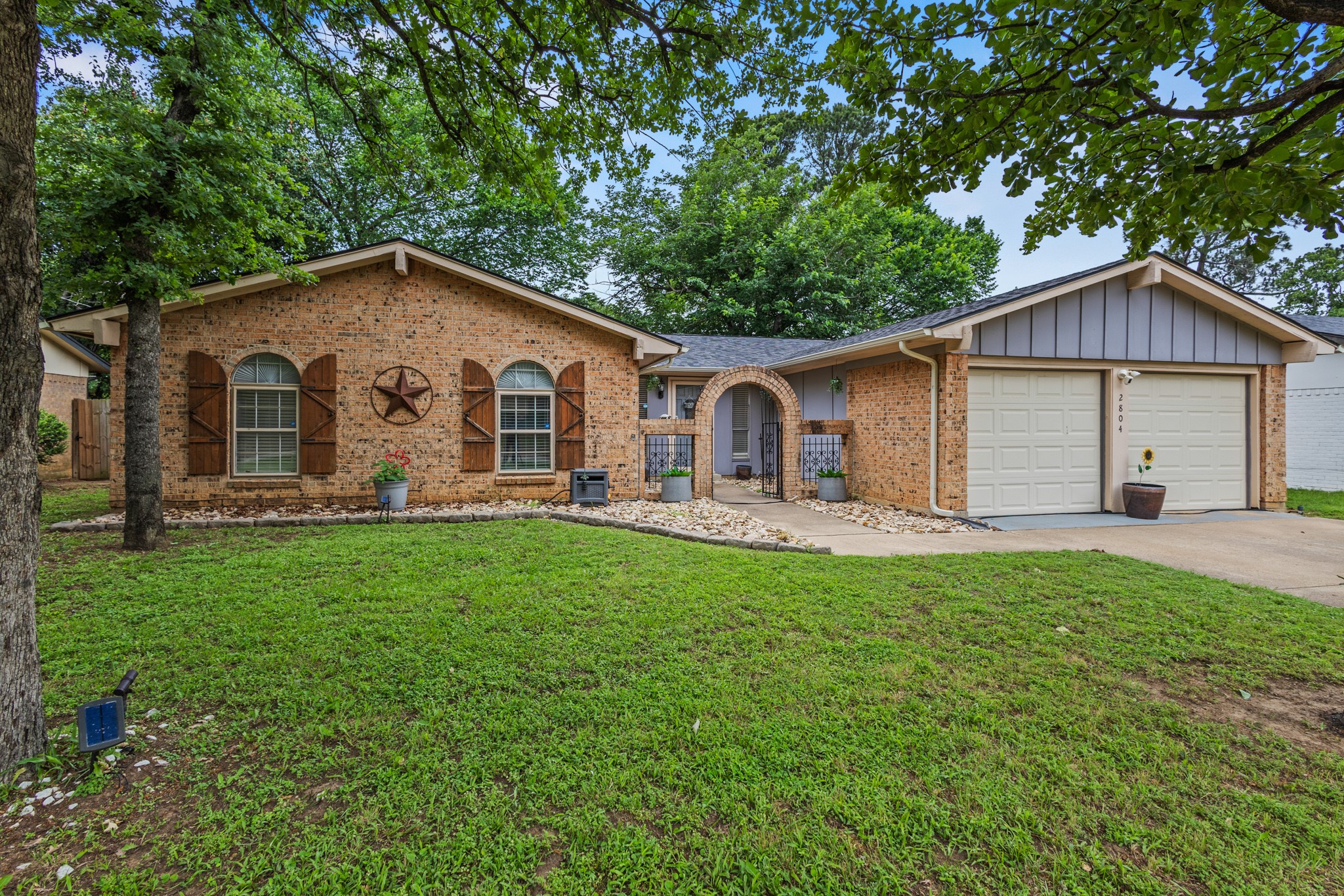 2804 Mintwood Place Arlington TX 76016