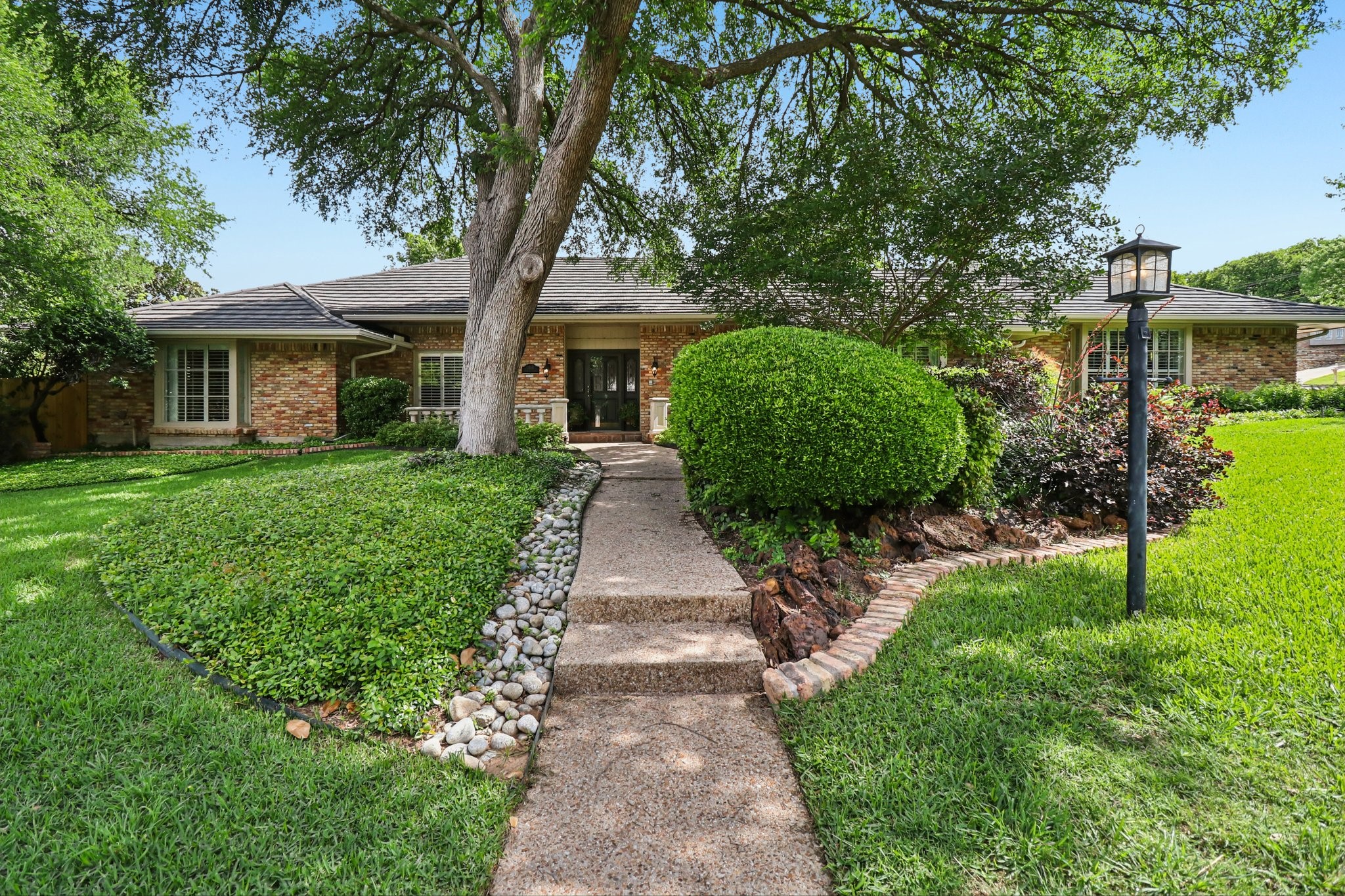 1015 Crowley Road Arlington TX 76012