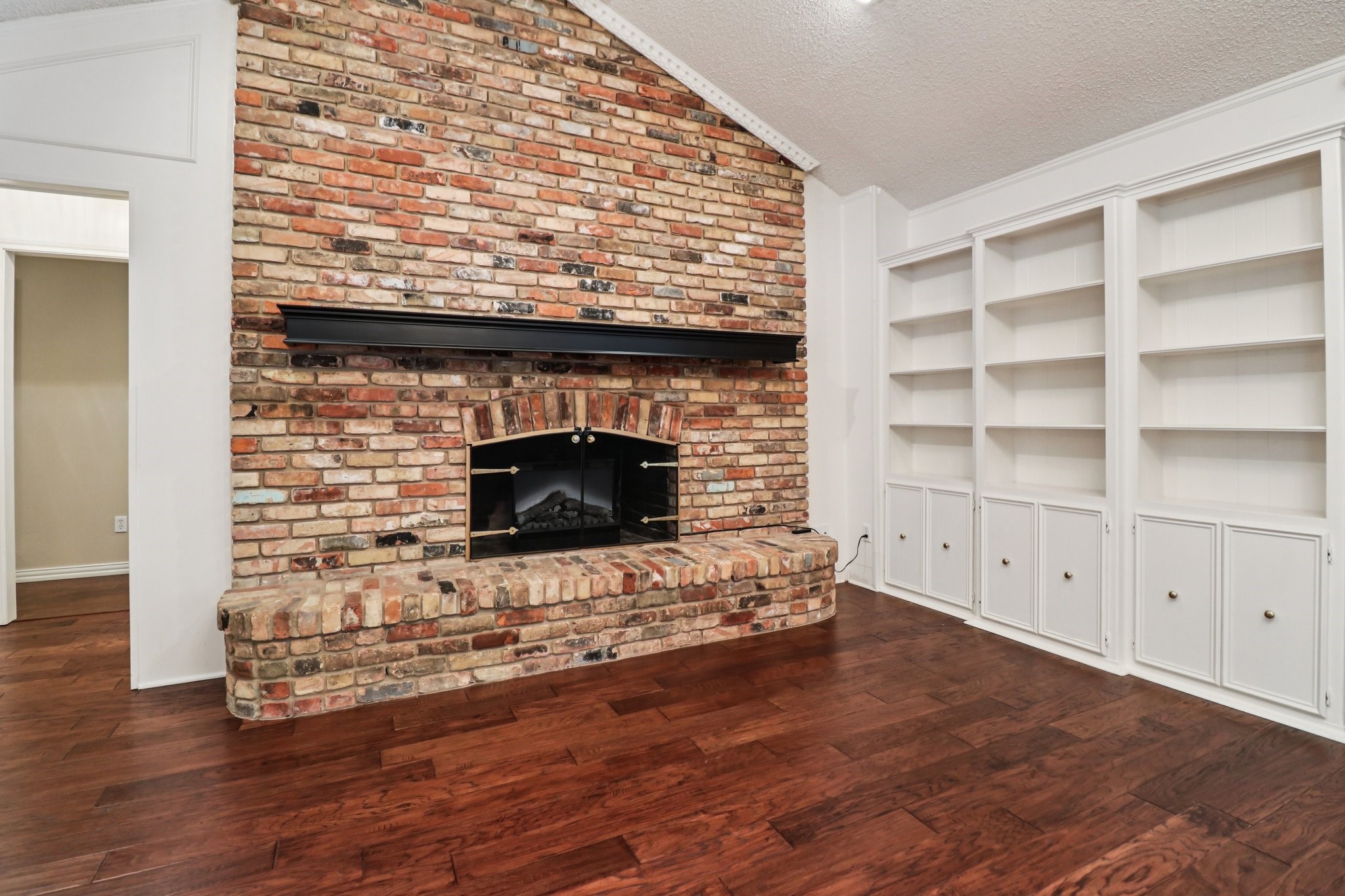 1015 Crowley Road Arlington TX 76012