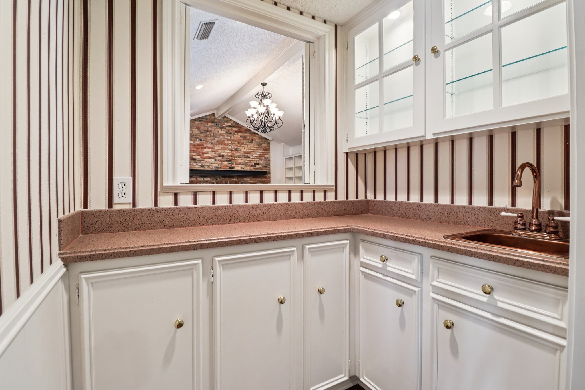 1015 Crowley Road Arlington TX 76012