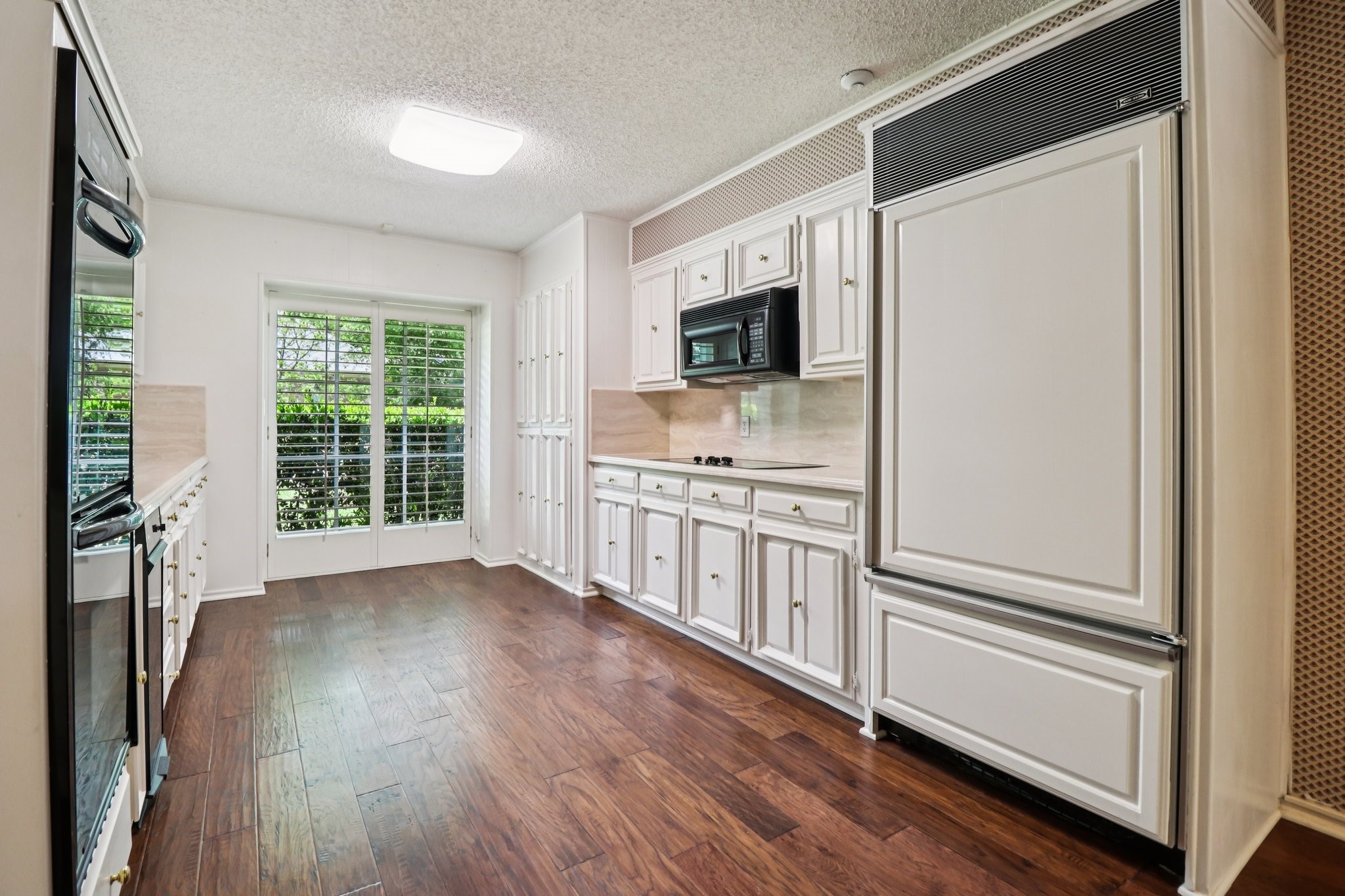 1015 Crowley Road Arlington TX 76012