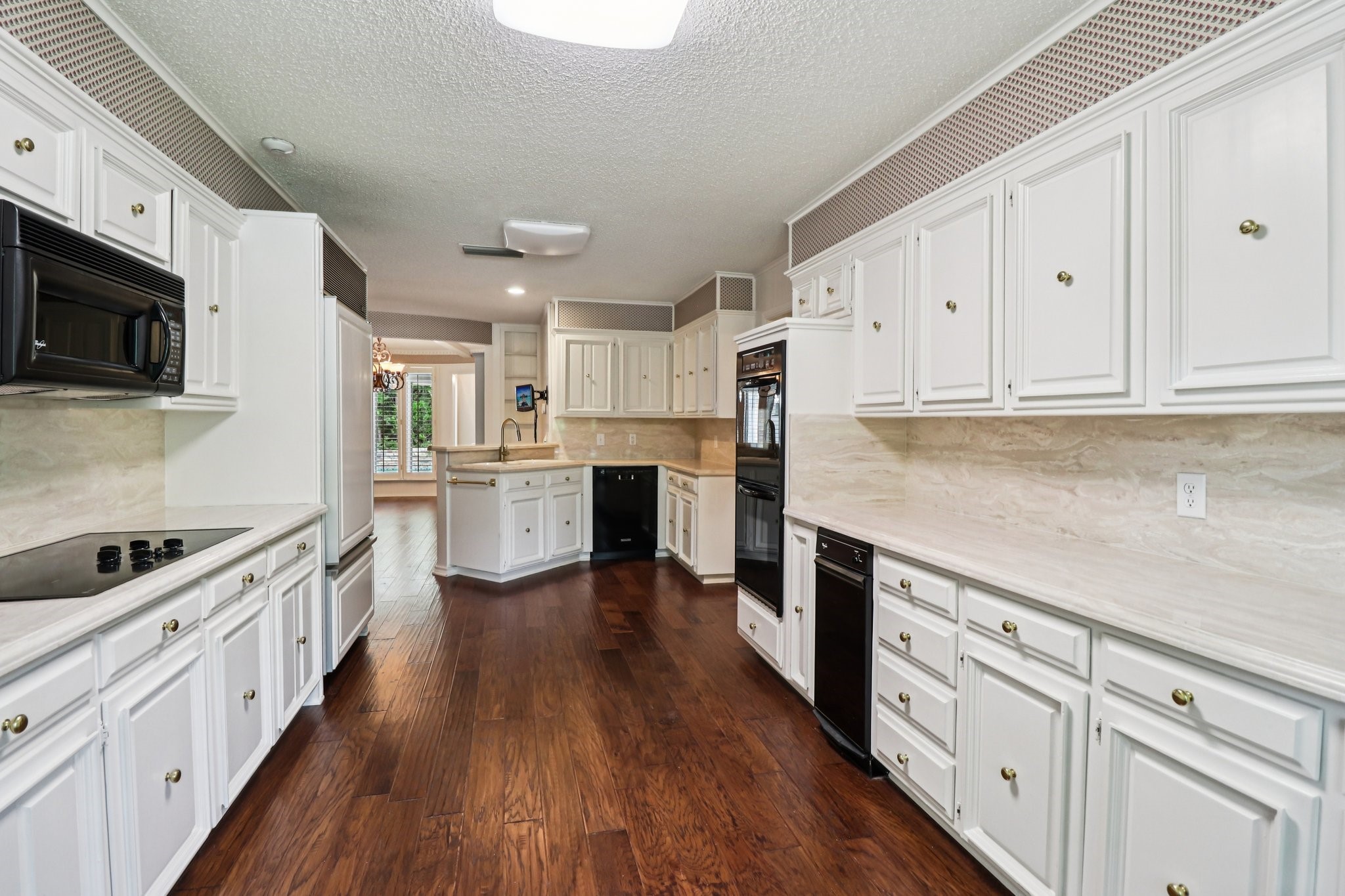 1015 Crowley Road Arlington TX 76012