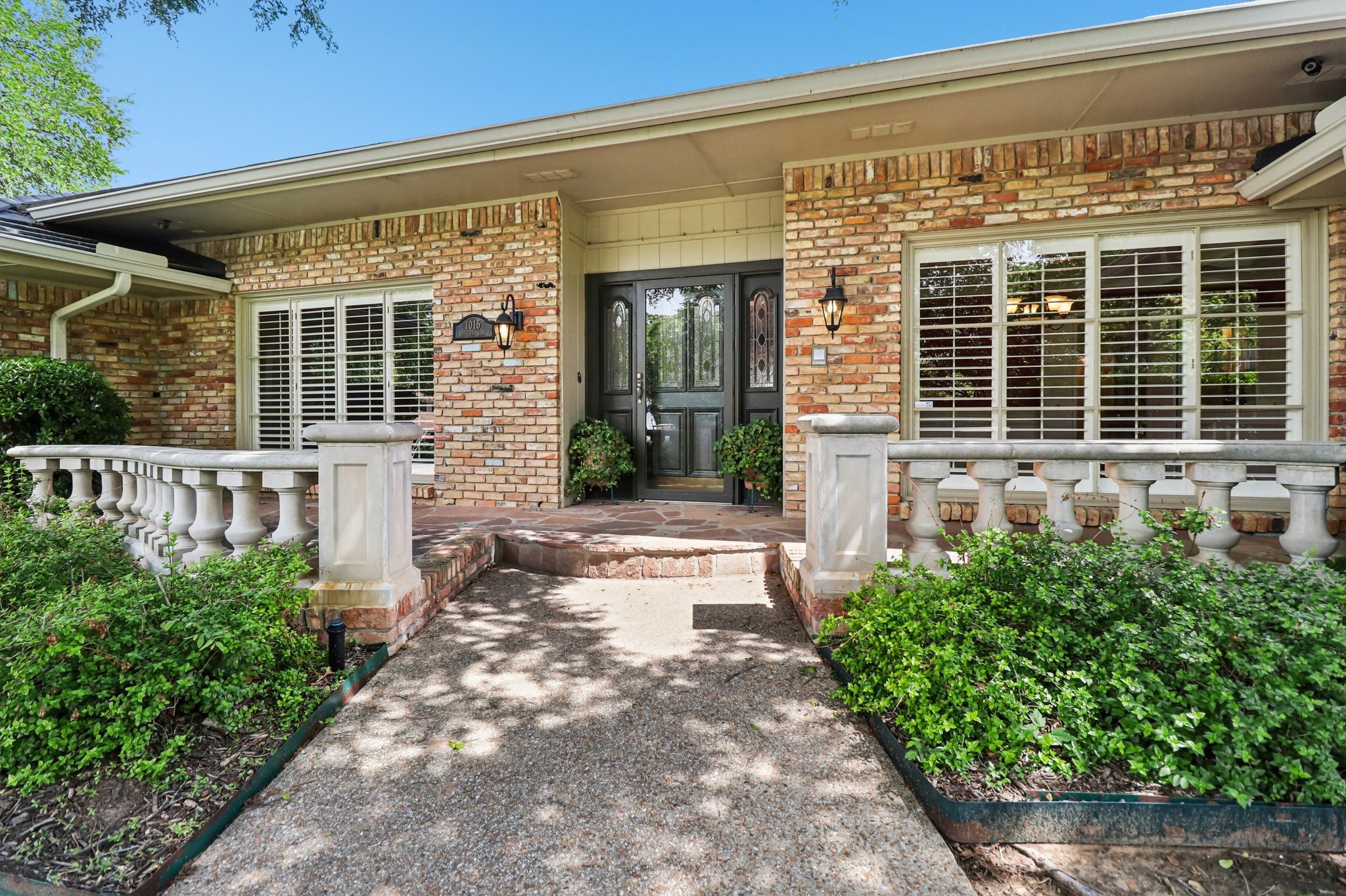 1015 Crowley Road Arlington TX 76012