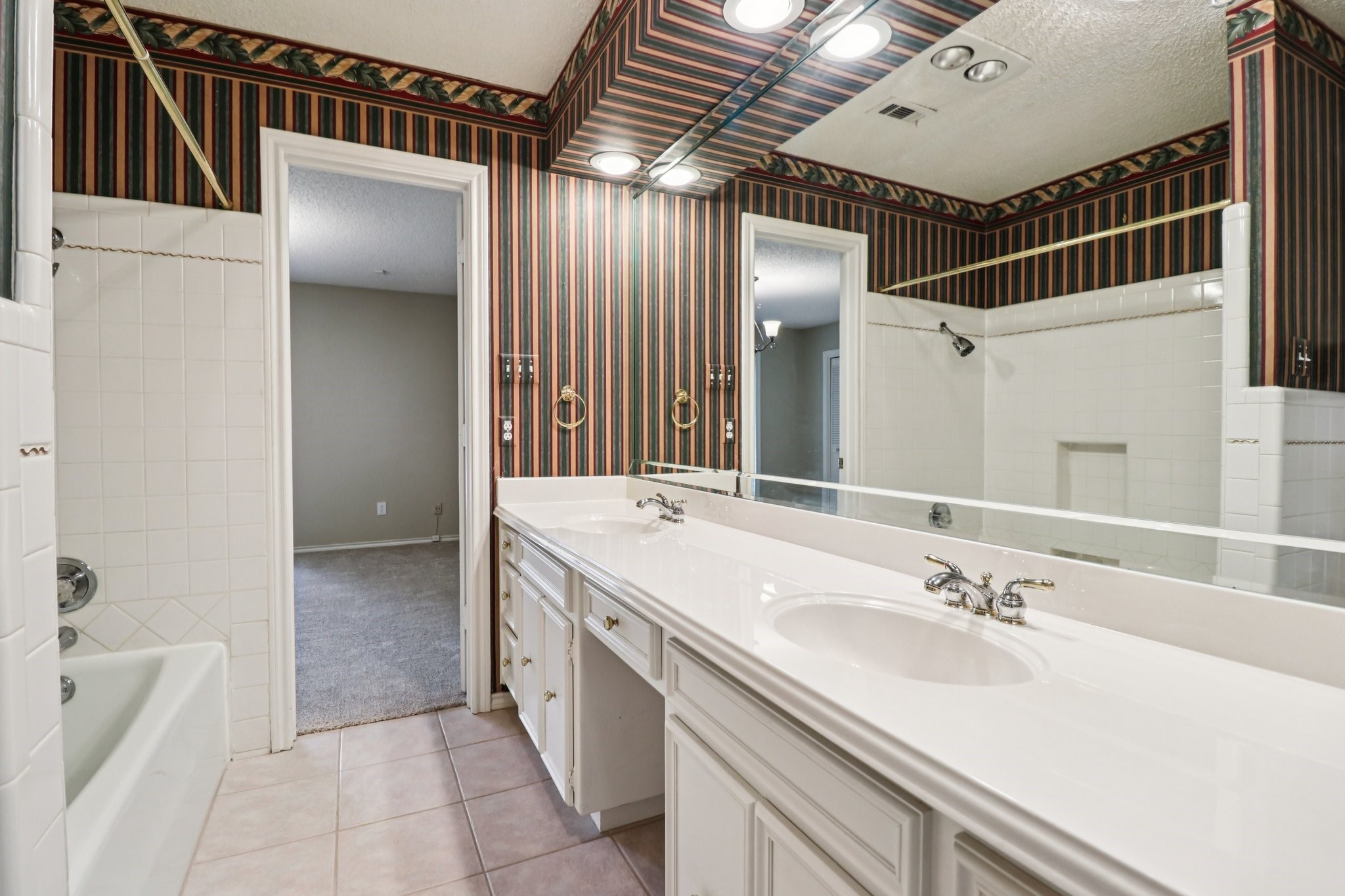 1015 Crowley Road Arlington TX 76012