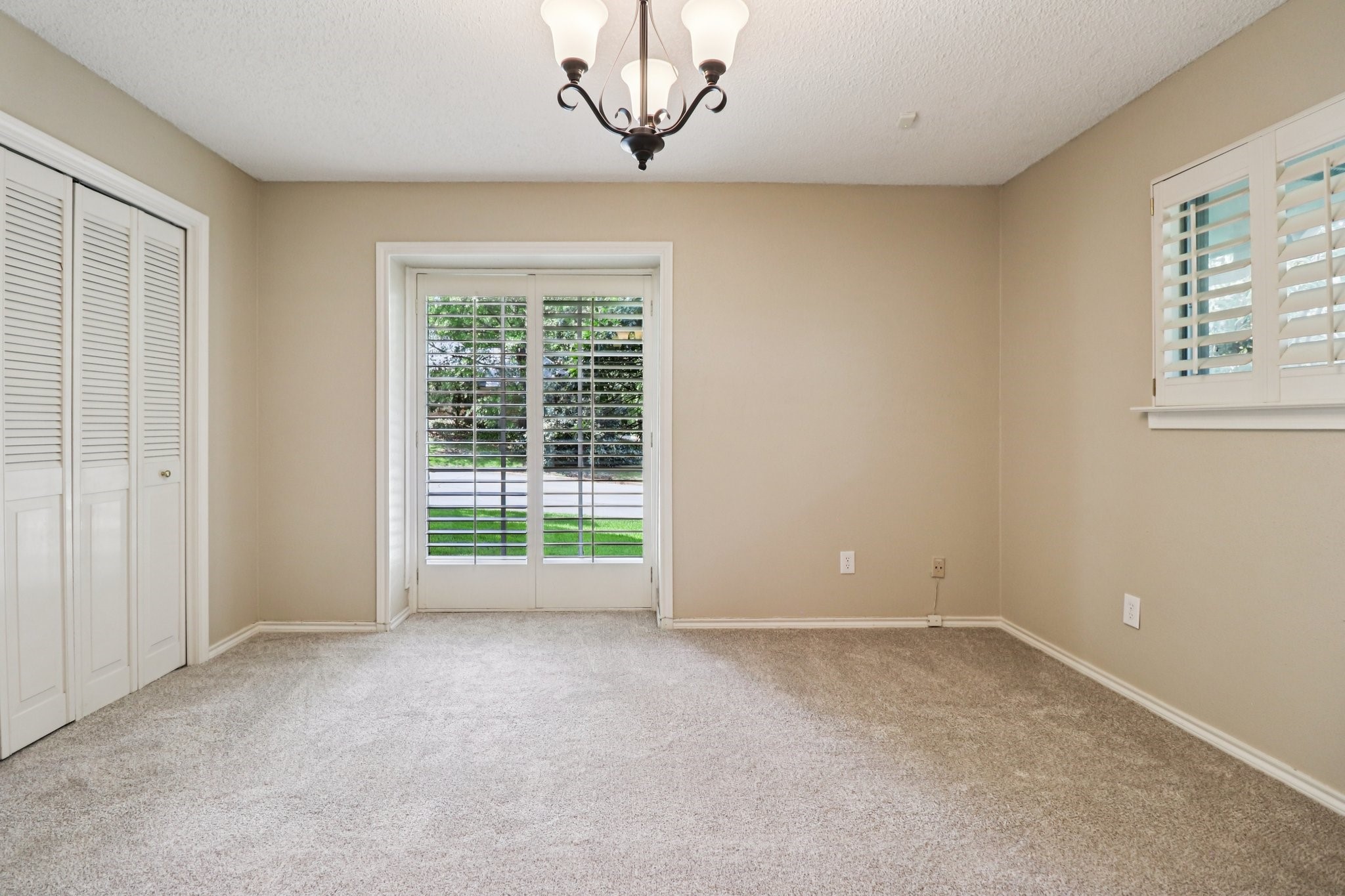 1015 Crowley Road Arlington TX 76012