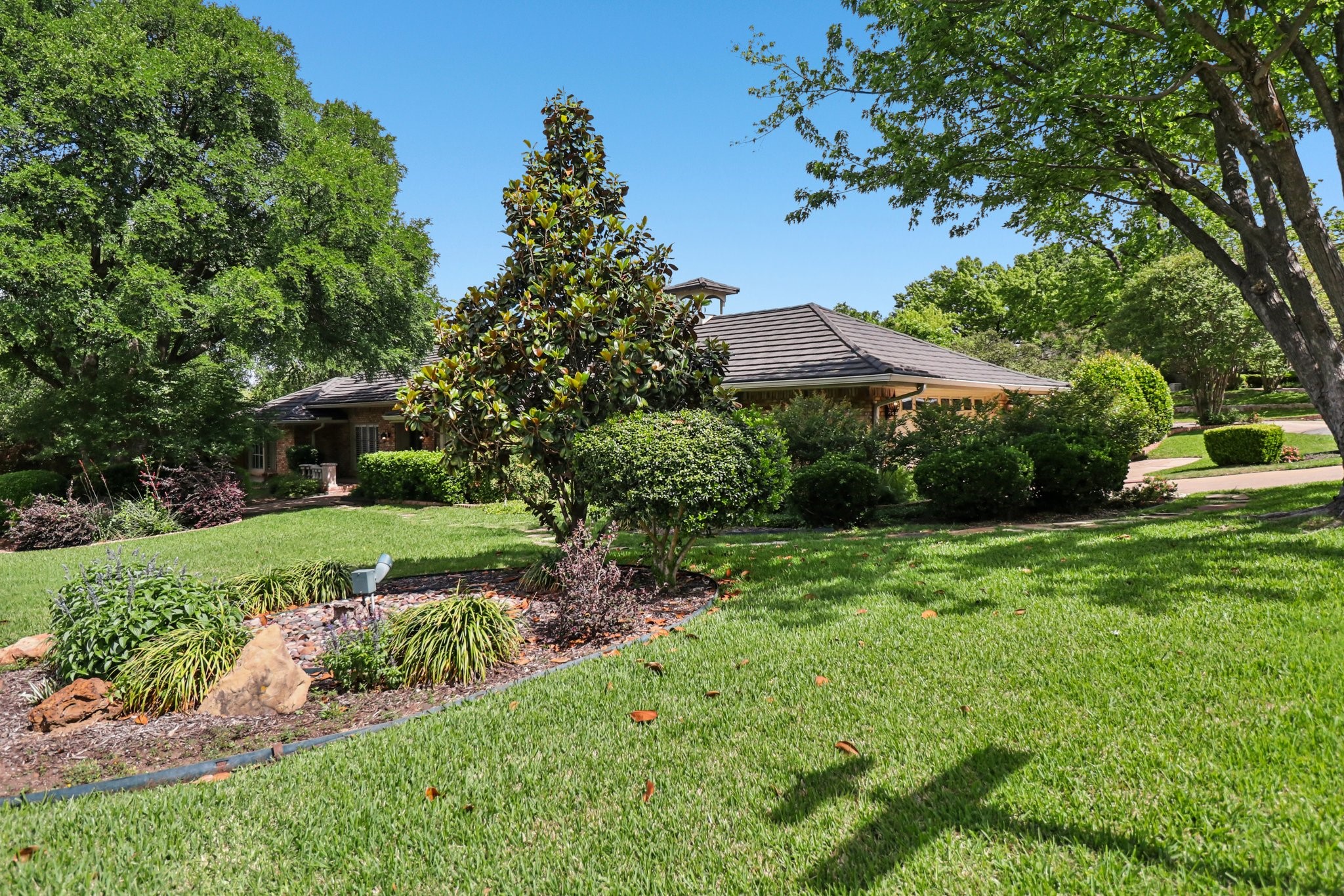 1015 Crowley Road Arlington TX 76012