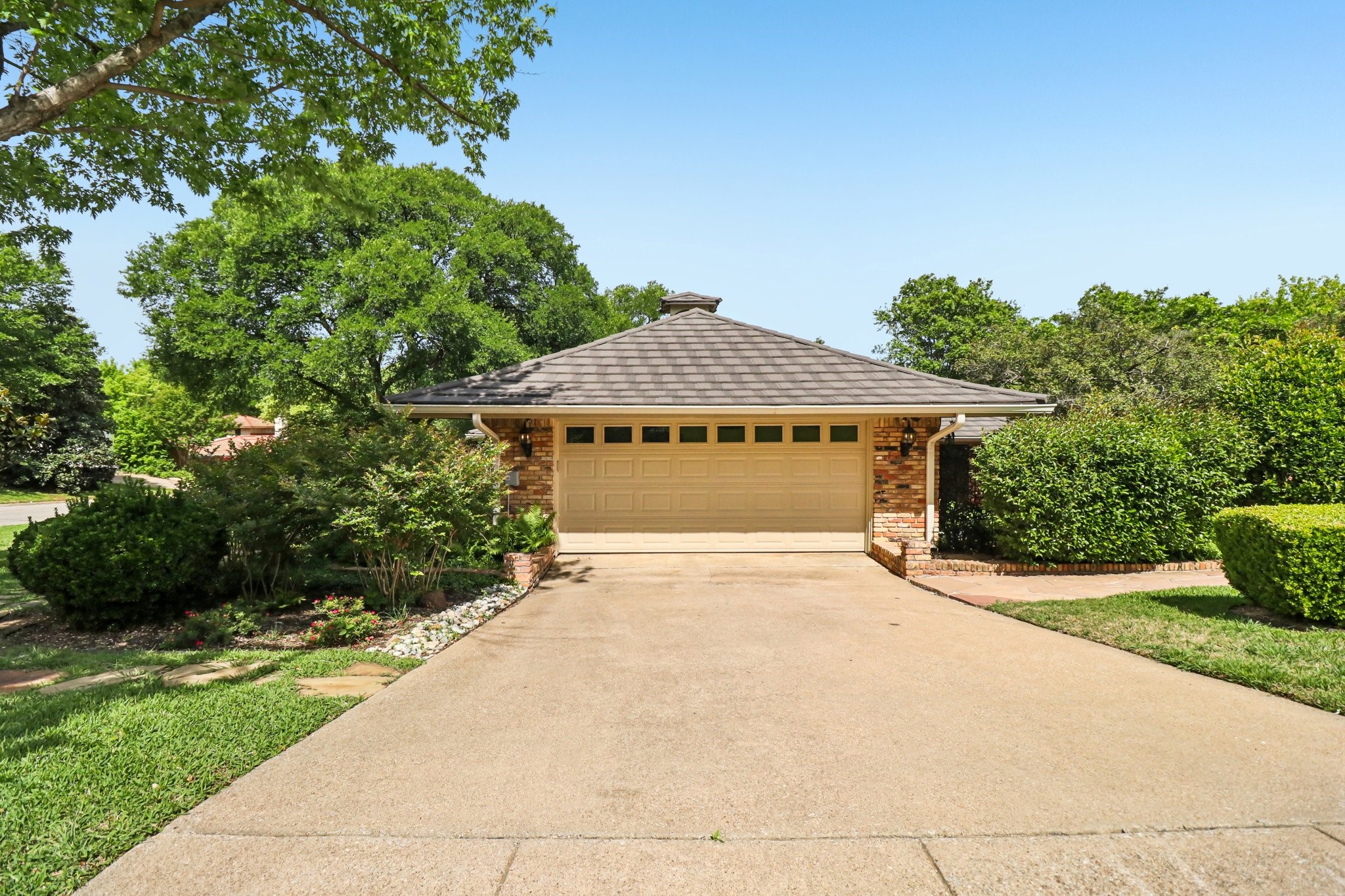 1015 Crowley Road Arlington TX 76012