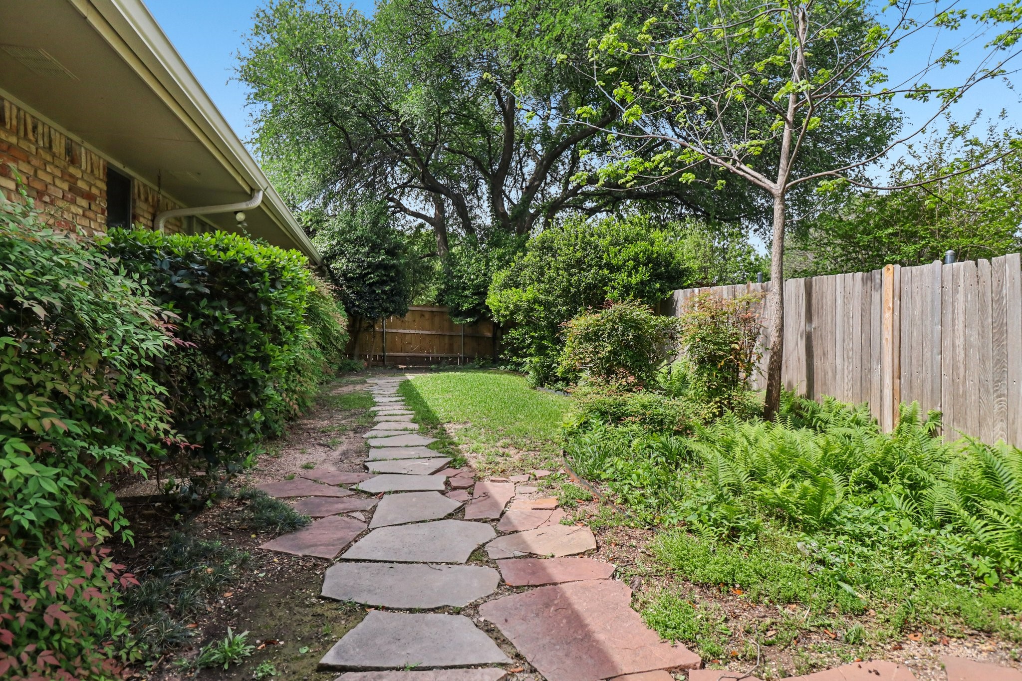 1015 Crowley Road Arlington TX 76012