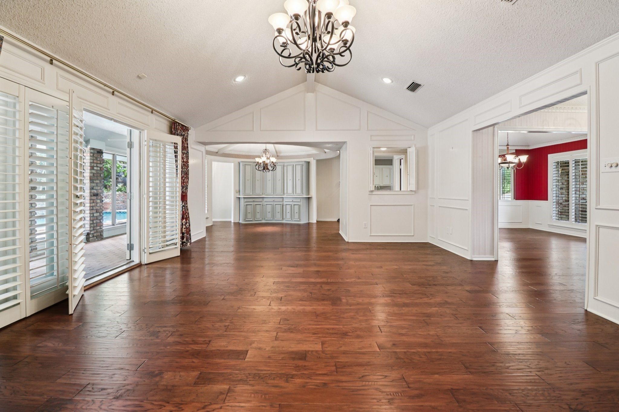 1015 Crowley Road Arlington TX 76012