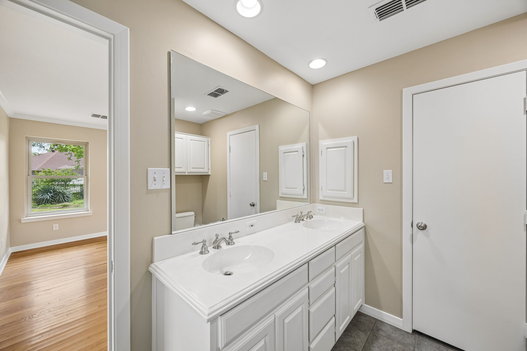 1131 Wicklow Drive Dallas TX 75218