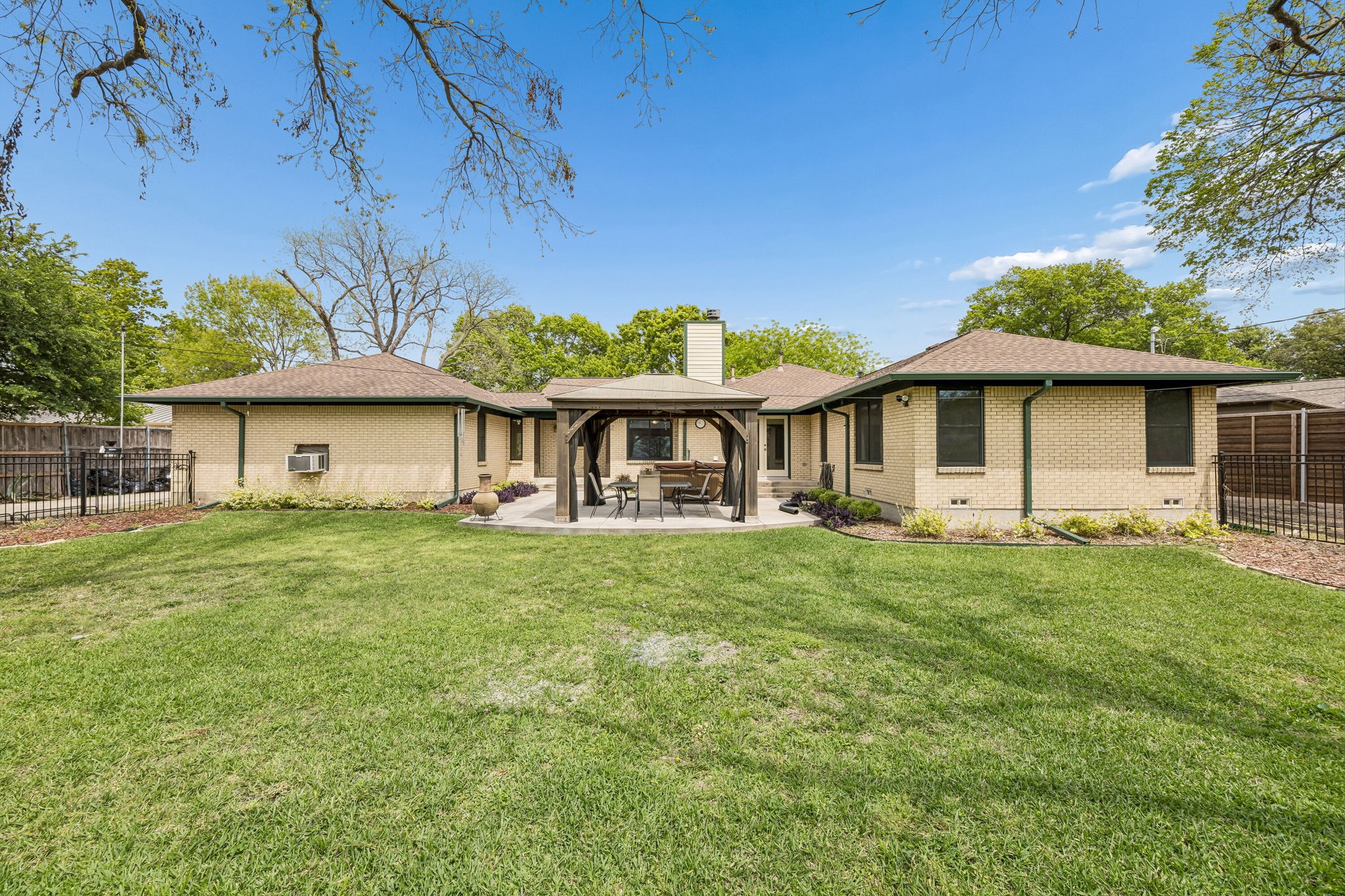 1131 Wicklow Drive Dallas TX 75218