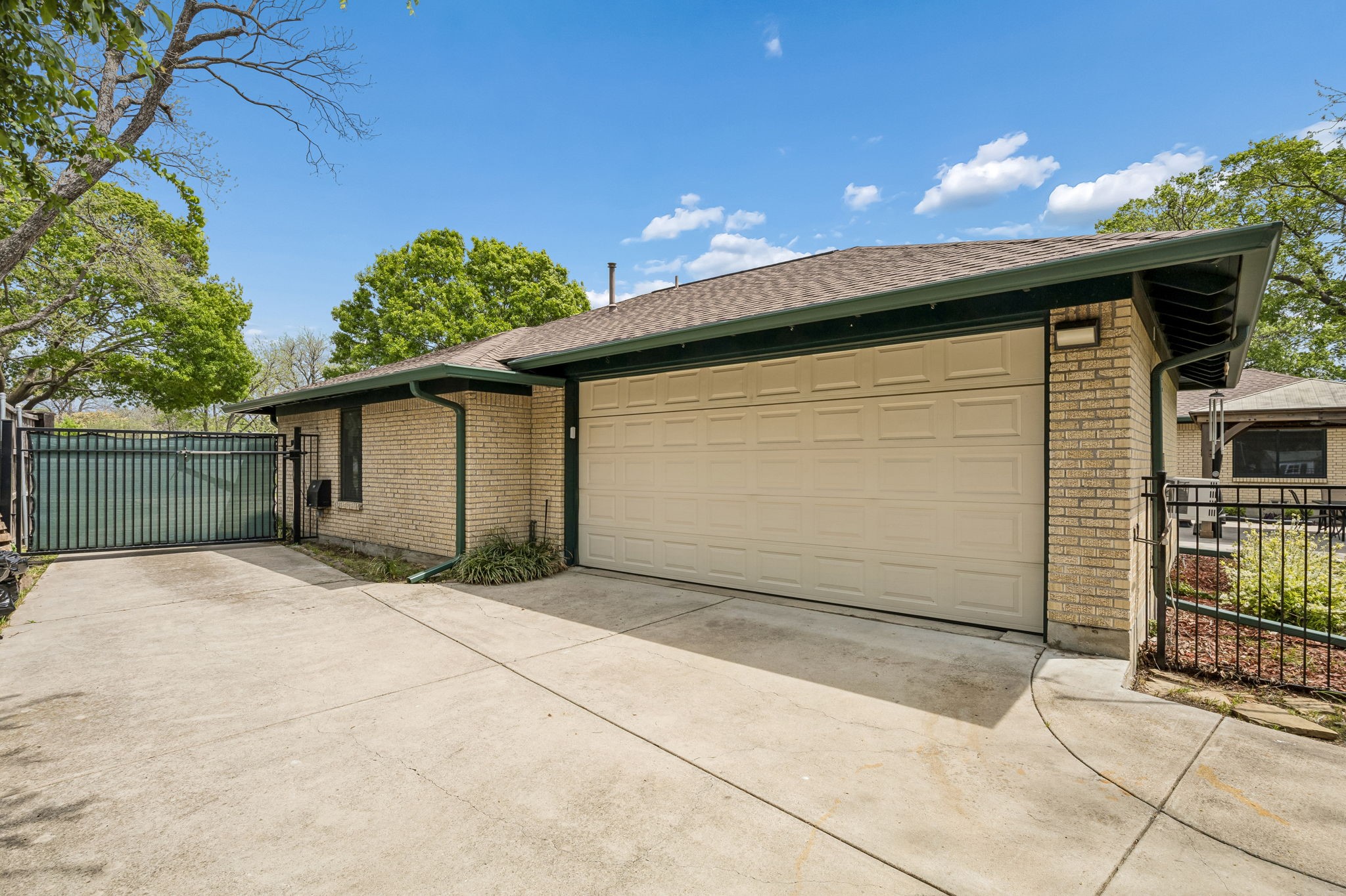1131 Wicklow Drive Dallas TX 75218