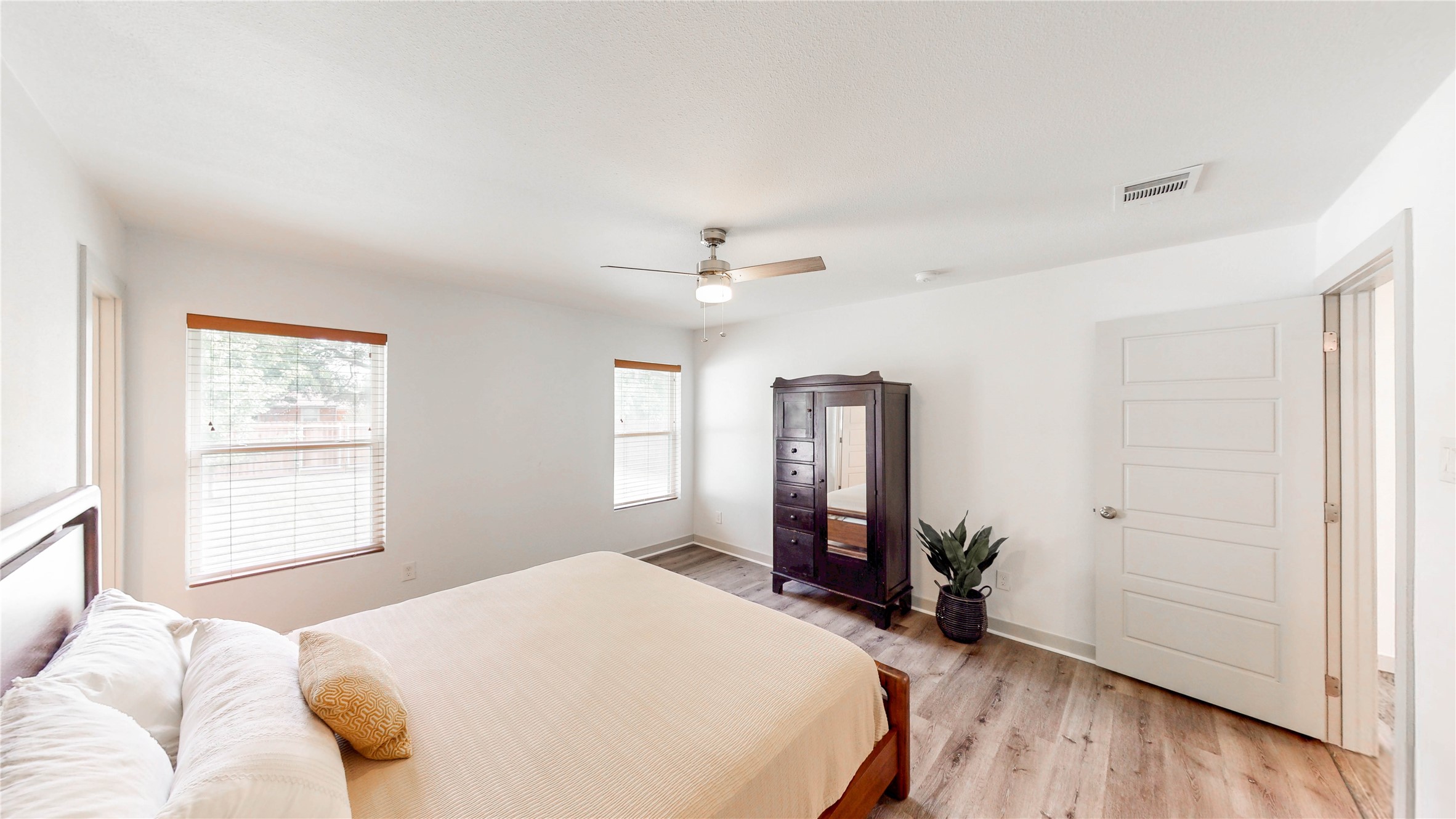 2952 Randy Lane Farmers Branch TX 75234