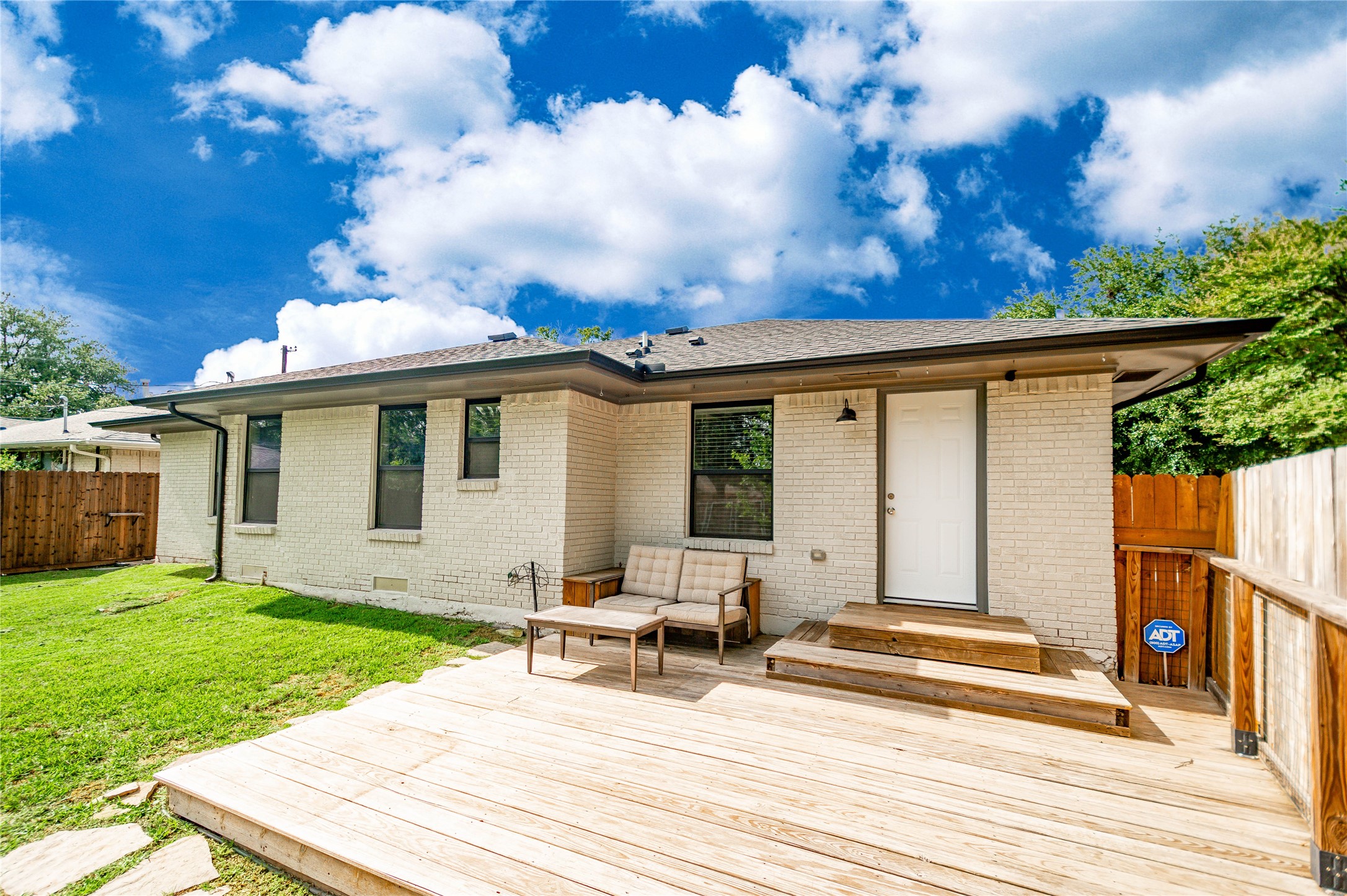 2952 Randy Lane Farmers Branch TX 75234