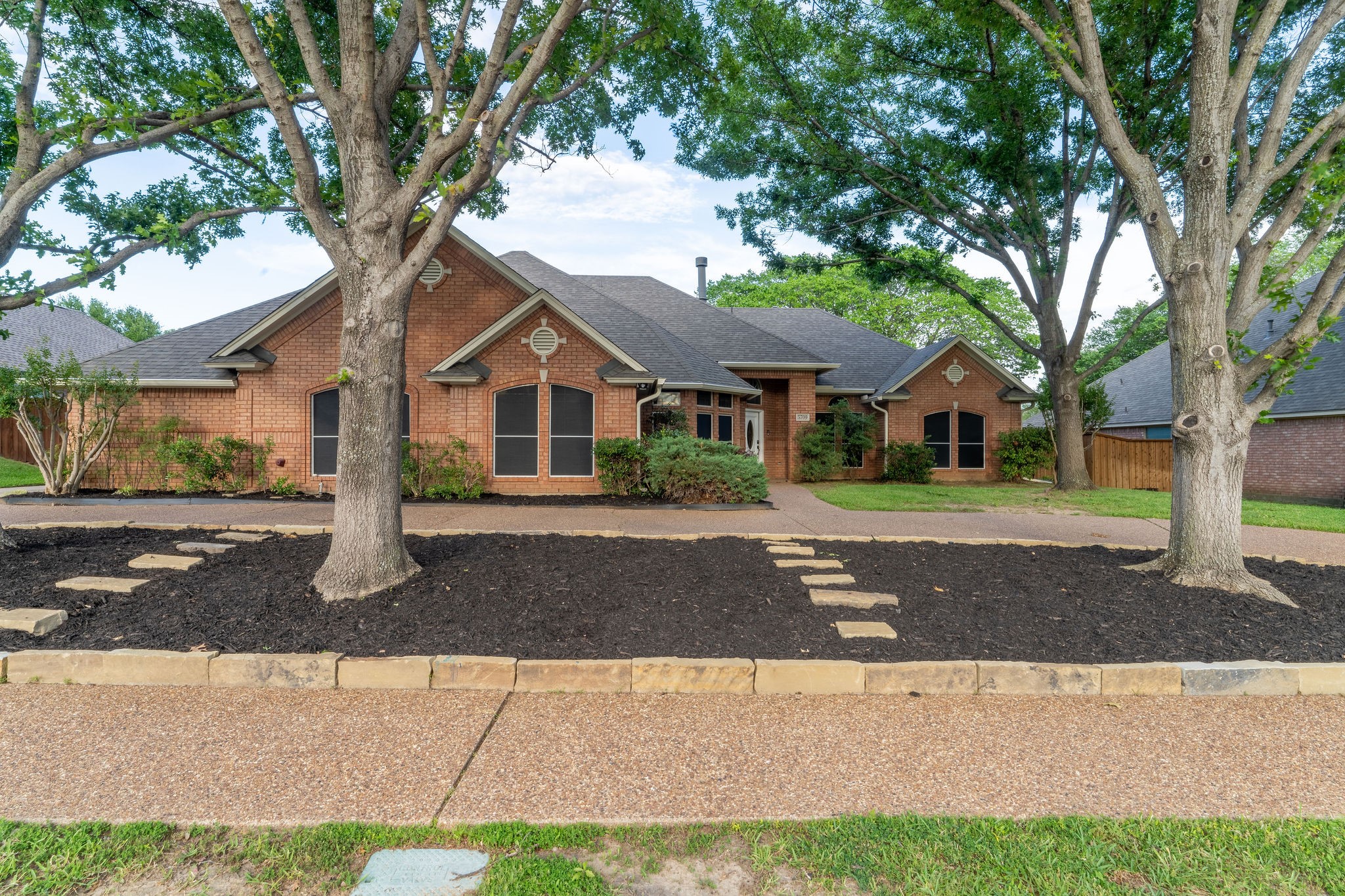 5709 Hidden Oaks Drive Colleyville TX 76034