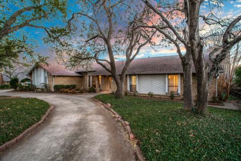 926 Thistle Green Lane Duncanville TX 75137