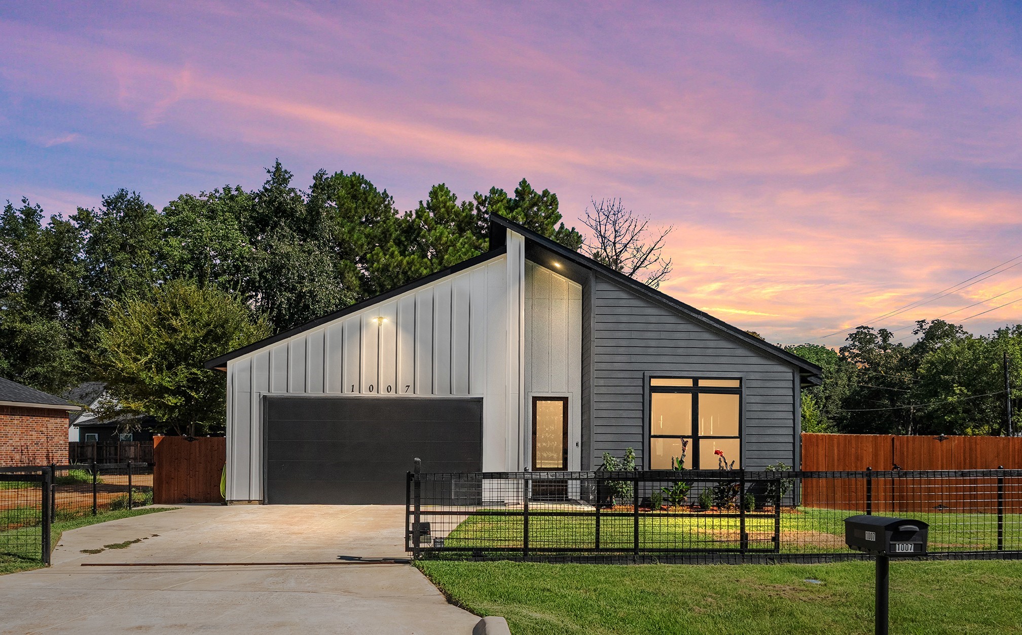 1007 Maloma Court Tool TX 75143