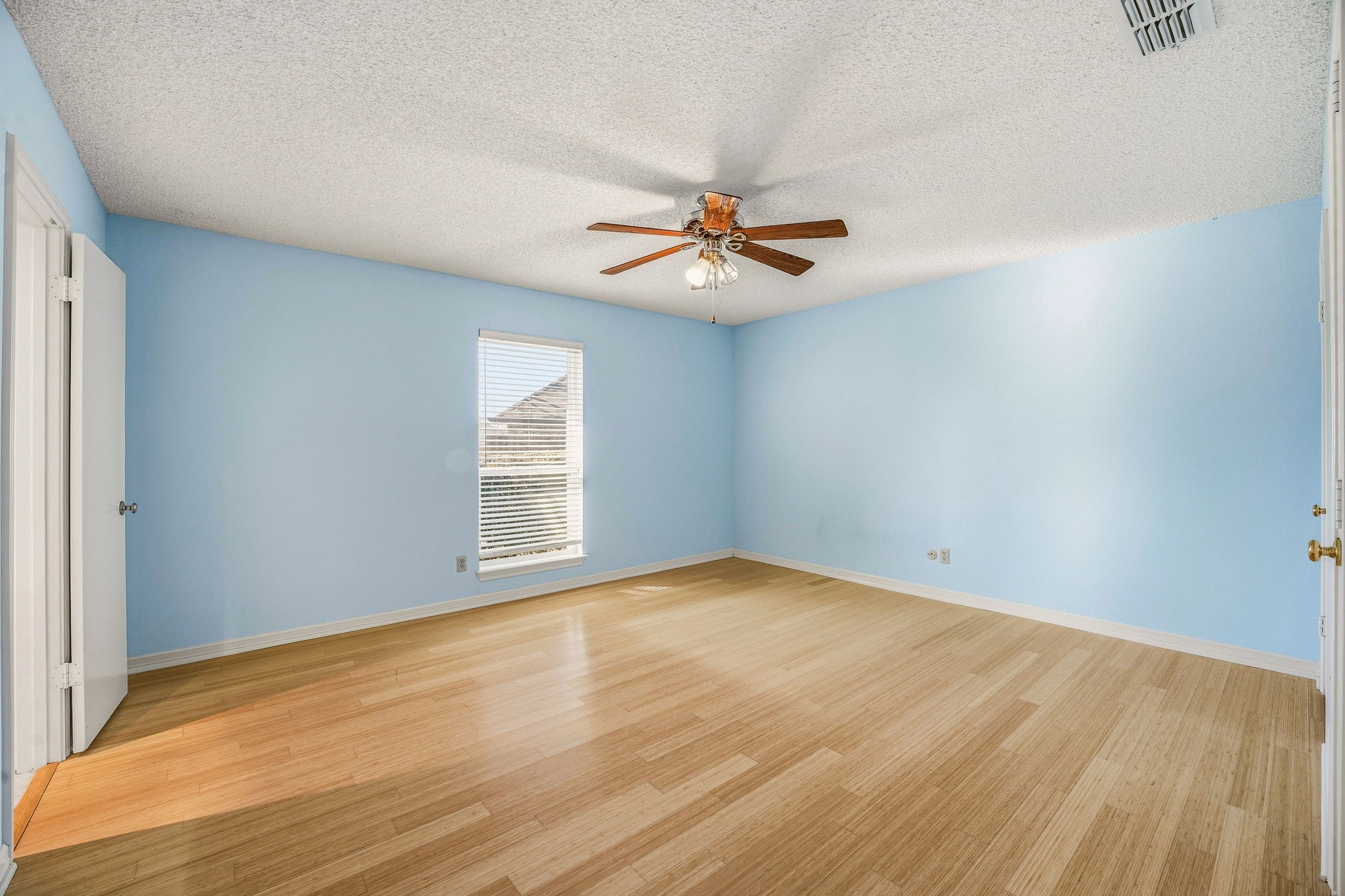 6104 N Waverly Court Granbury TX 76049