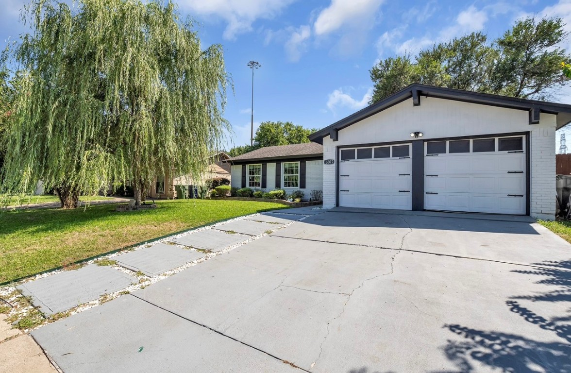 5309 La Jolla Drive Garland TX 75043