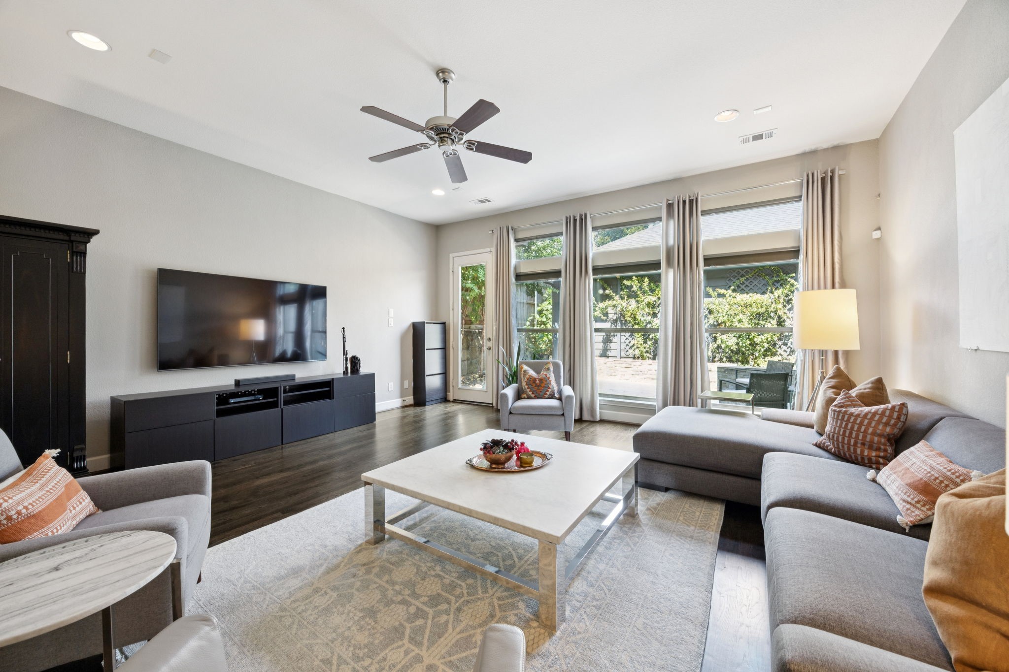 2405 Throckmorton Street Dallas TX 75219