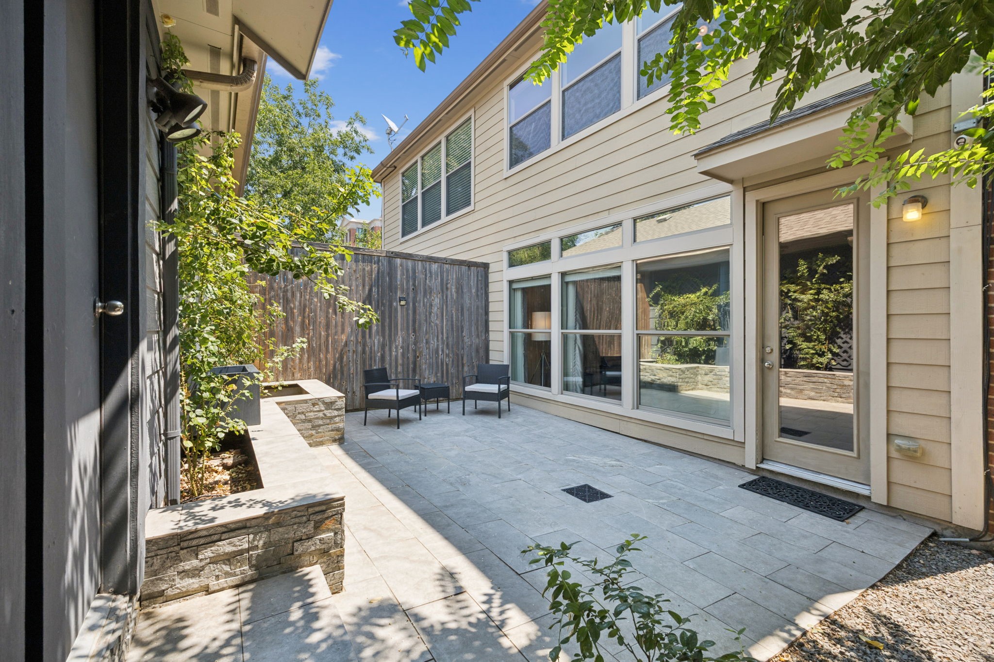2405 Throckmorton Street Dallas TX 75219