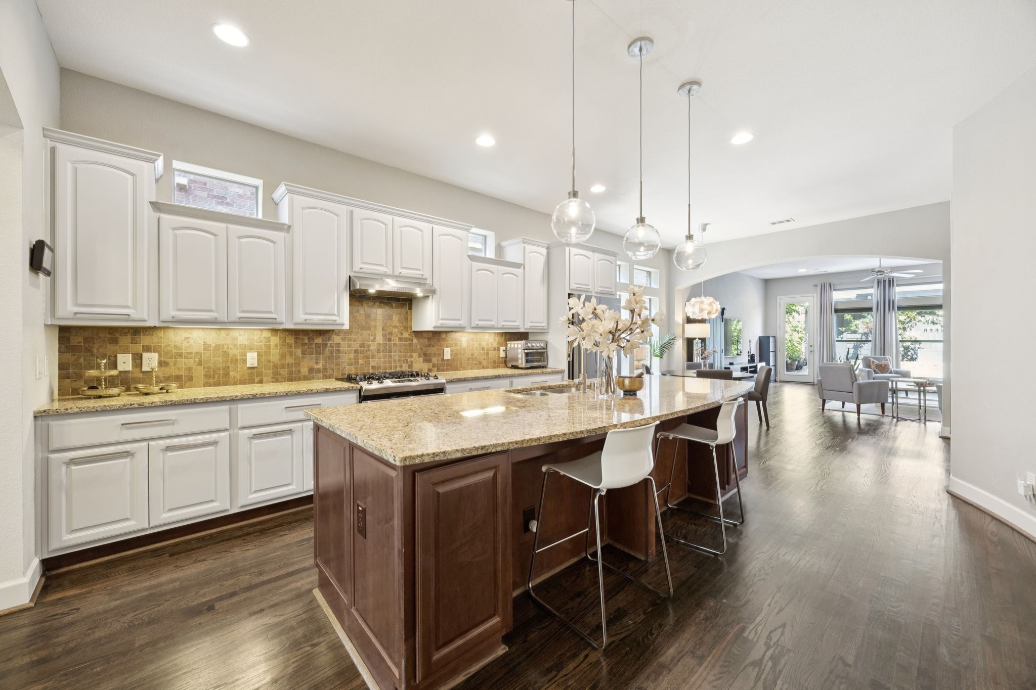 2405 Throckmorton Street Dallas TX 75219