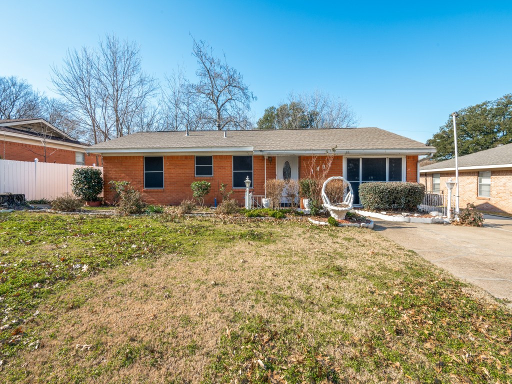 1409 Nichols Street Ennis TX 75119