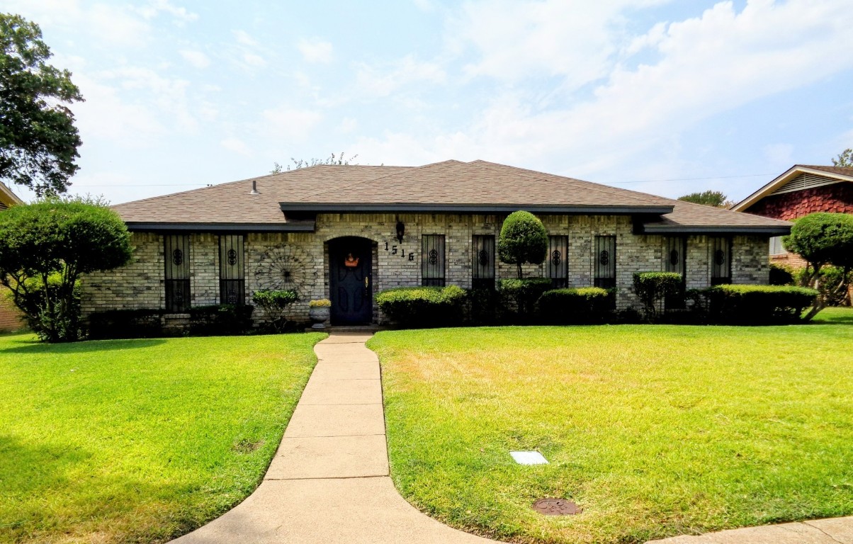1516 Oak Vista Drive Dallas TX 75232
