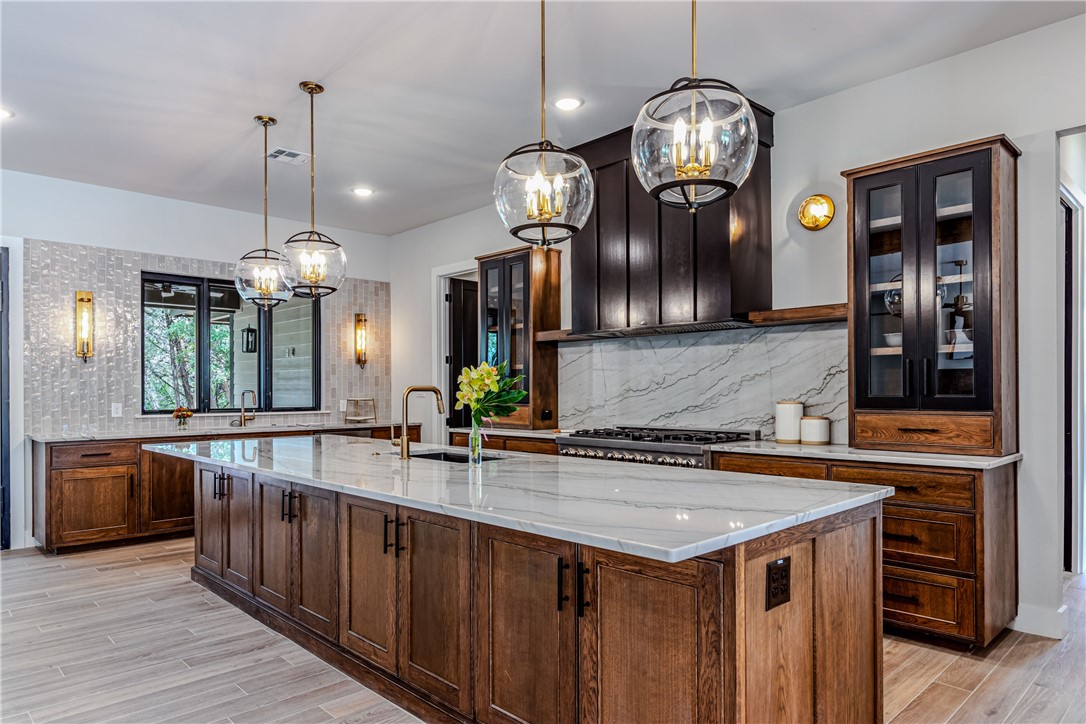 1136 Queen Elizabeth Drive Mcgregor TX 76657