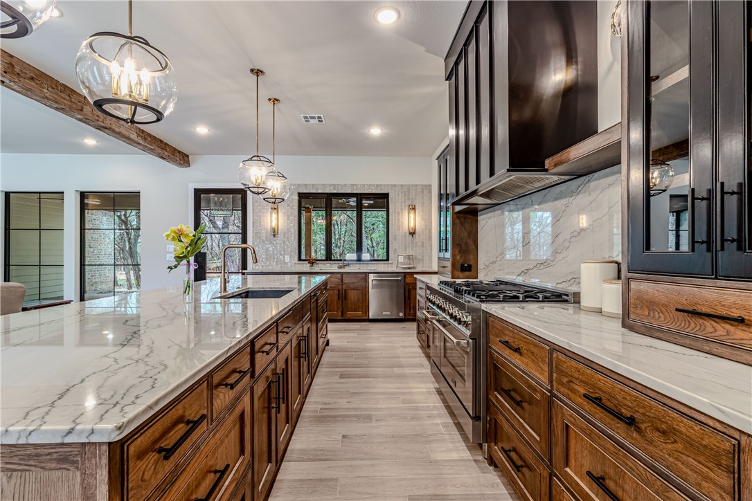 1136 Queen Elizabeth Drive Mcgregor TX 76657