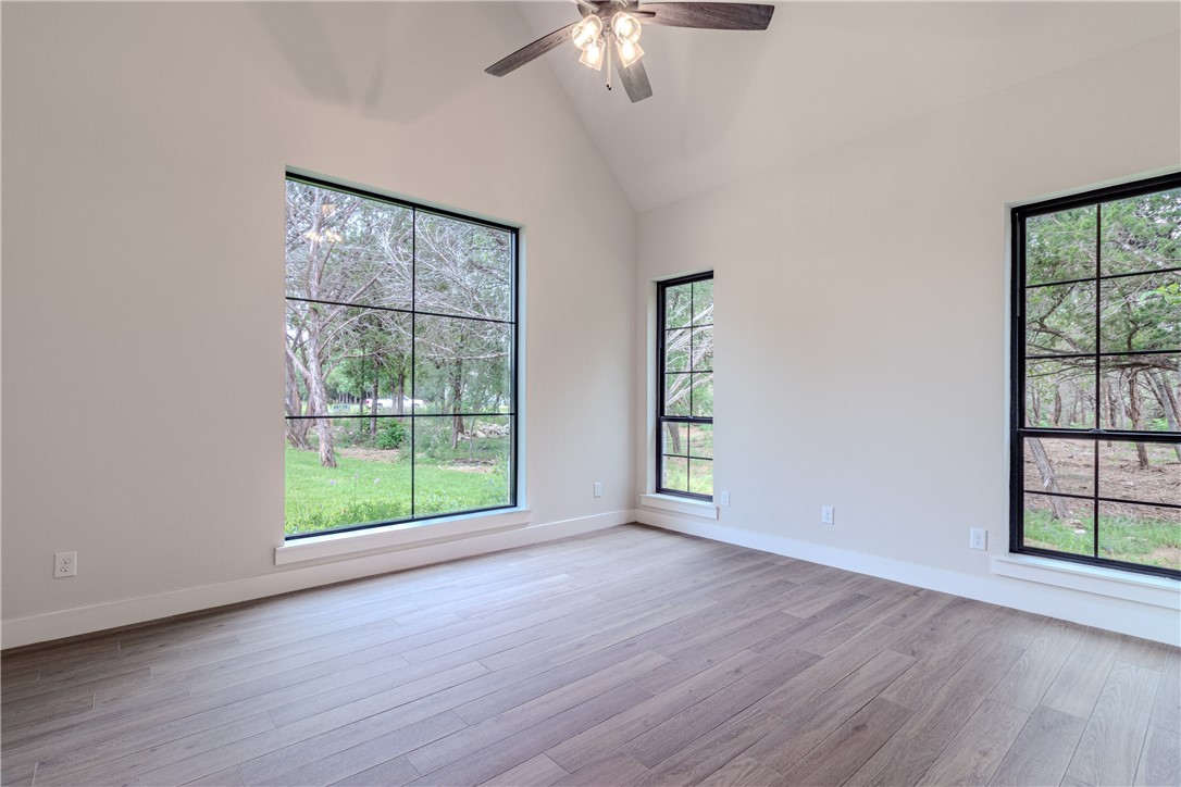 1136 Queen Elizabeth Drive Mcgregor TX 76657