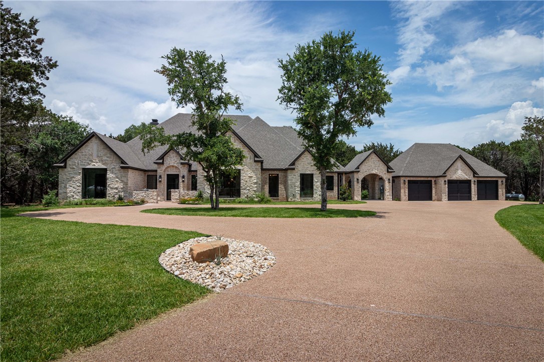 1136 Queen Elizabeth Drive Mcgregor TX 76657