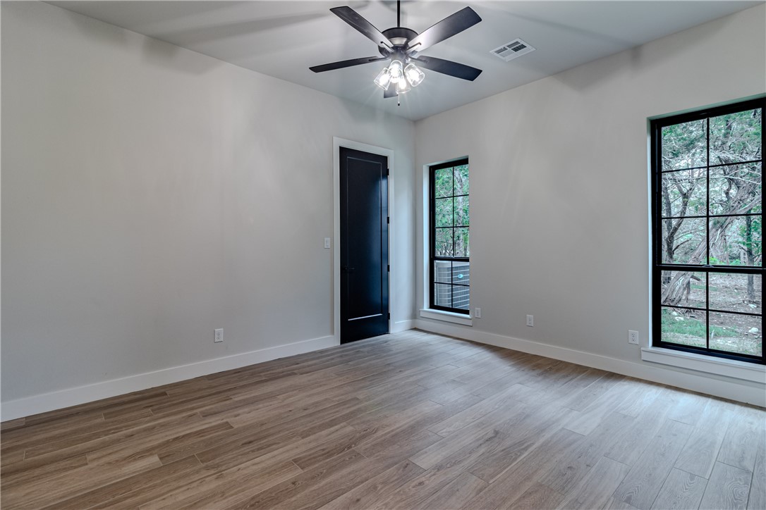 1136 Queen Elizabeth Drive Mcgregor TX 76657