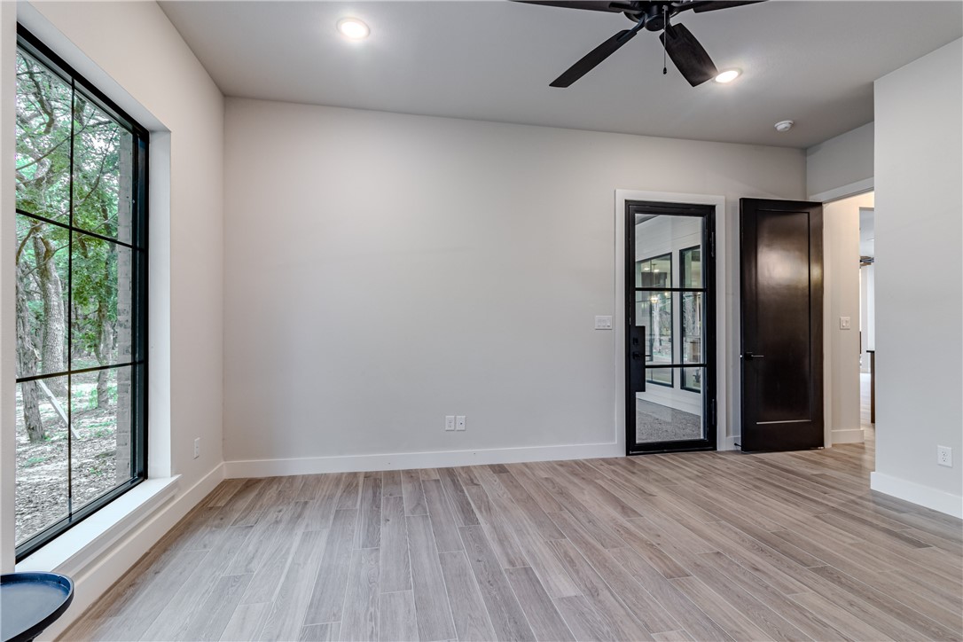 1136 Queen Elizabeth Drive Mcgregor TX 76657