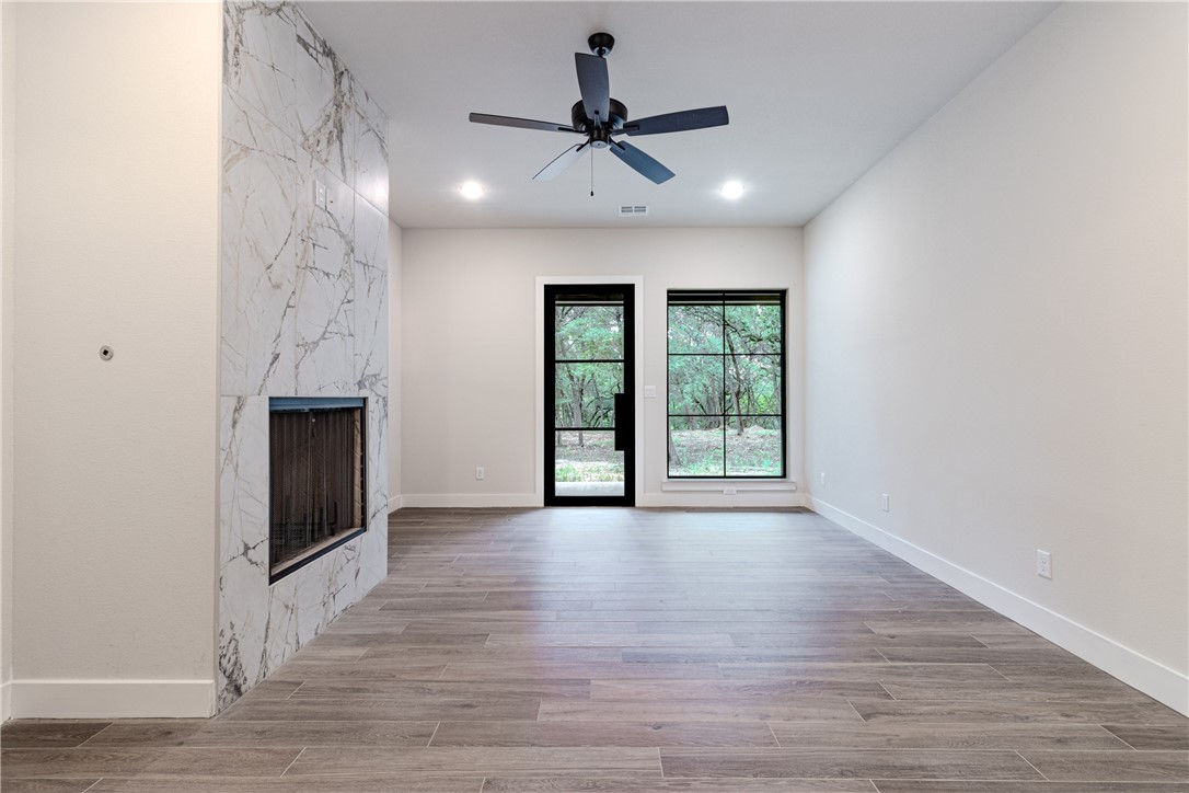 1136 Queen Elizabeth Drive Mcgregor TX 76657