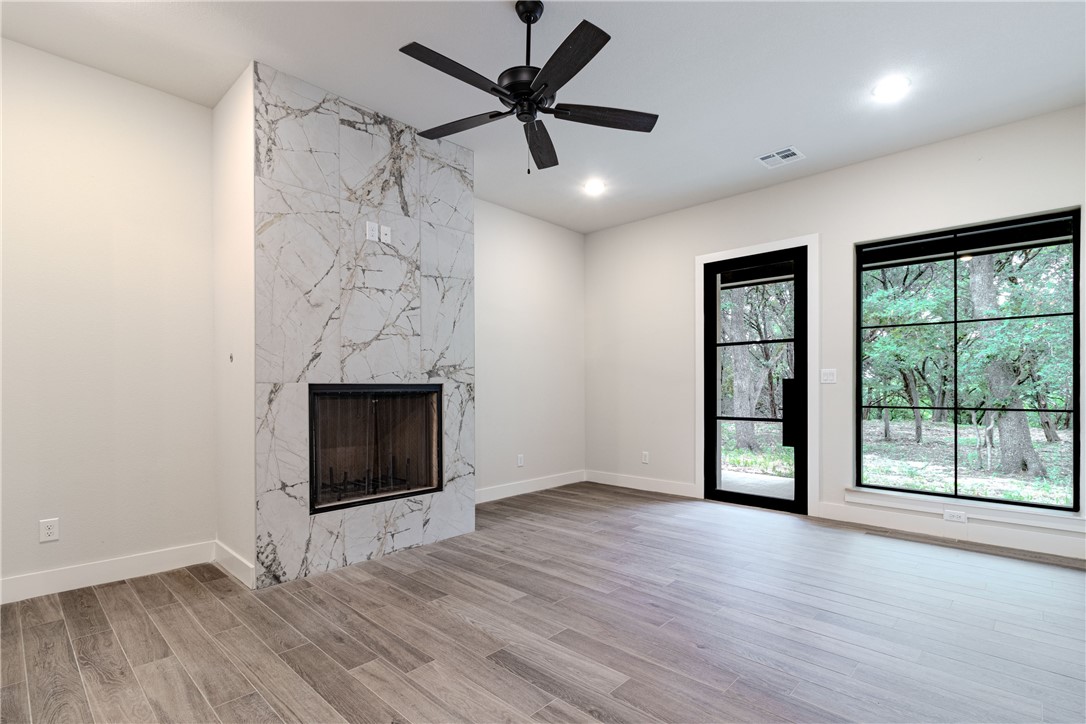 1136 Queen Elizabeth Drive Mcgregor TX 76657