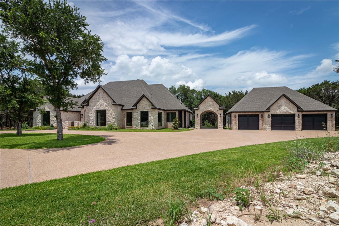 1136 Queen Elizabeth Drive Mcgregor TX 76657
